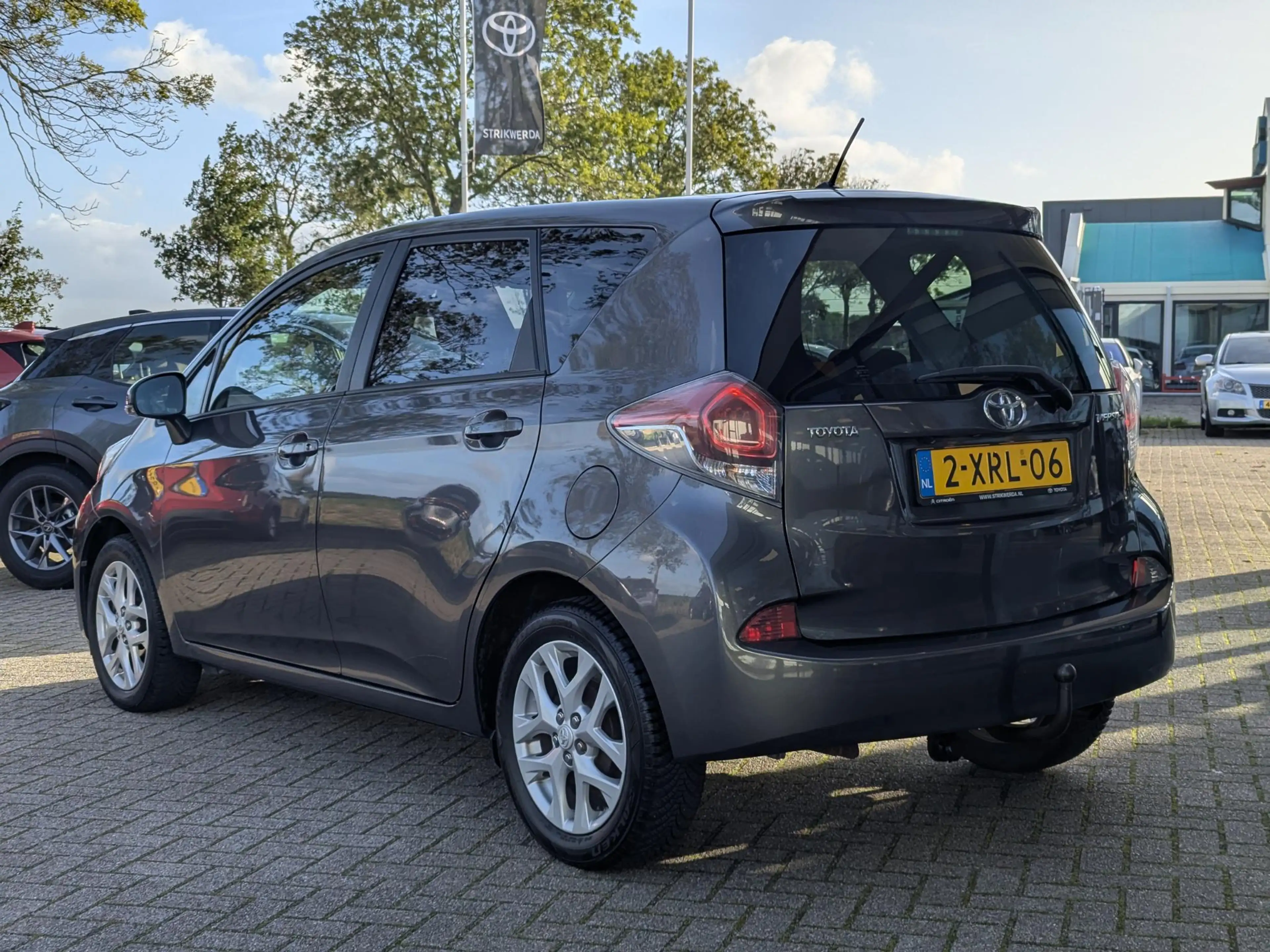 Toyota Verso-S 1.3 VVT-i Trend | Trekhaak | Pano | Cruise | Clima — photo 9