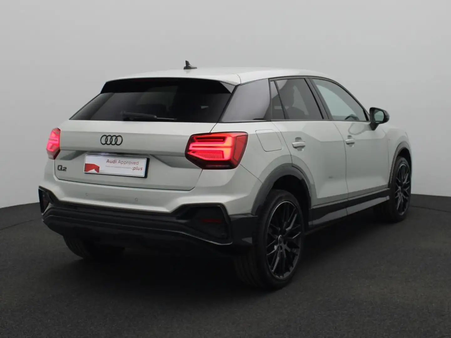 Audi Q2 S-Line 35 TFSI 150 PK S-tronic / Camera / Cruise Control / Apple Carplay Argent - 2
