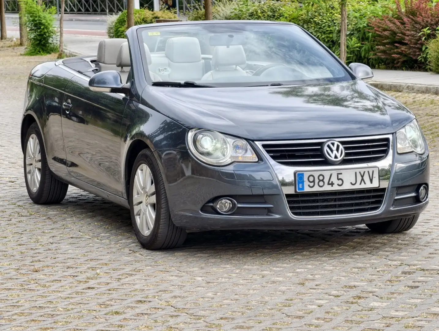 Volkswagen Eos 2.0TDI Individual DPF Gris - 1