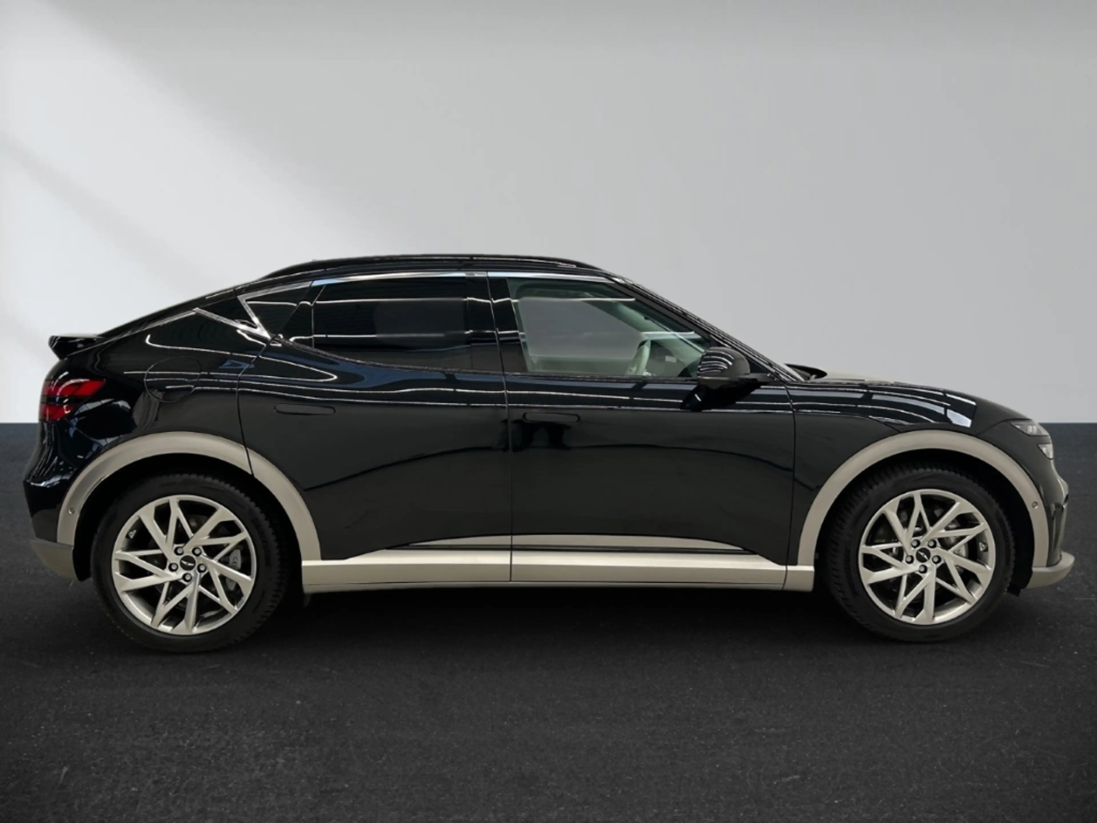 Genesis GV60 Sport Elektro 4WD Sportpaket Panorama Memory Sitze — photo 5