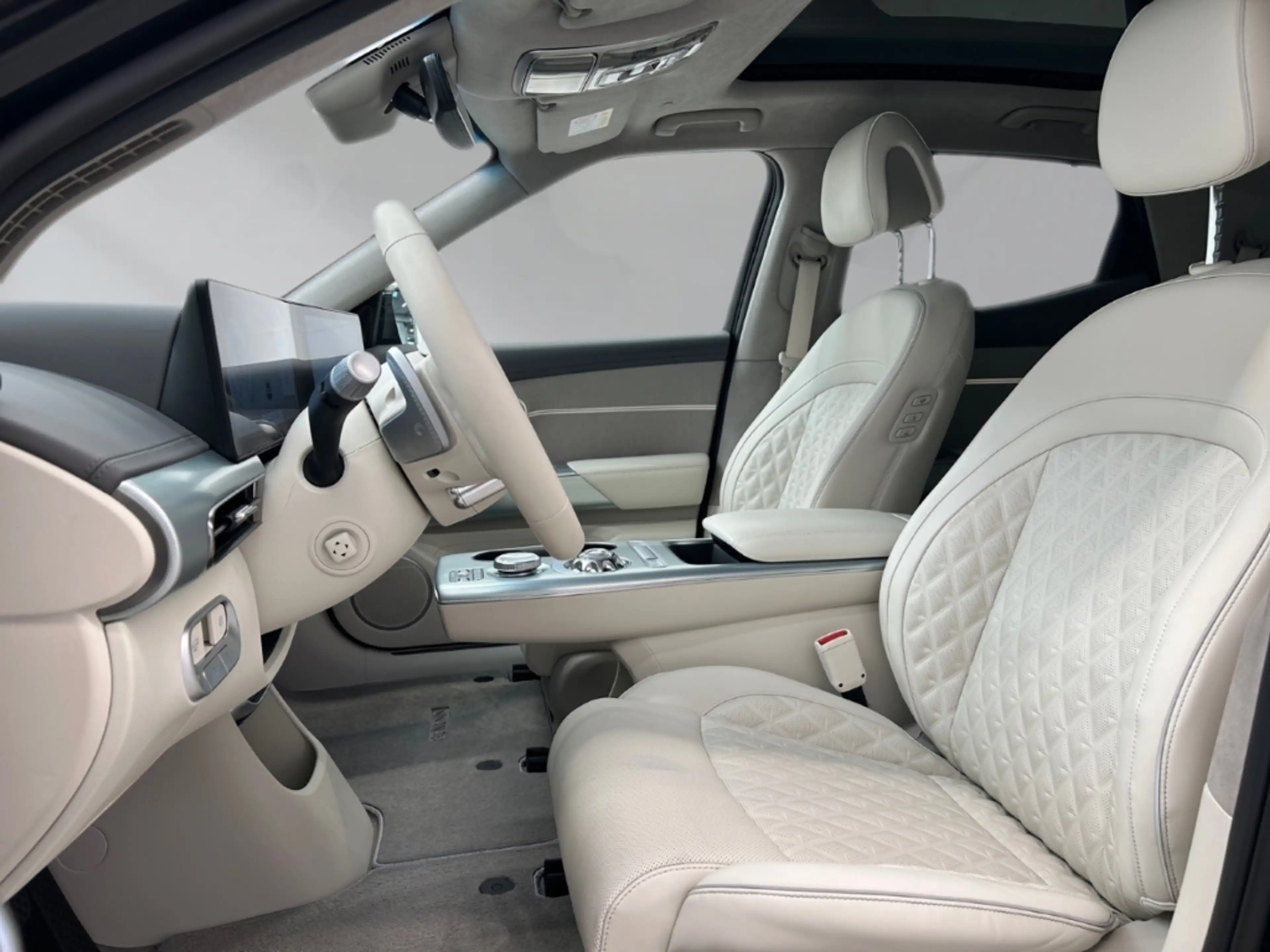 Genesis GV60 Sport Elektro 4WD Sportpaket Panorama Memory Sitze — photo 10
