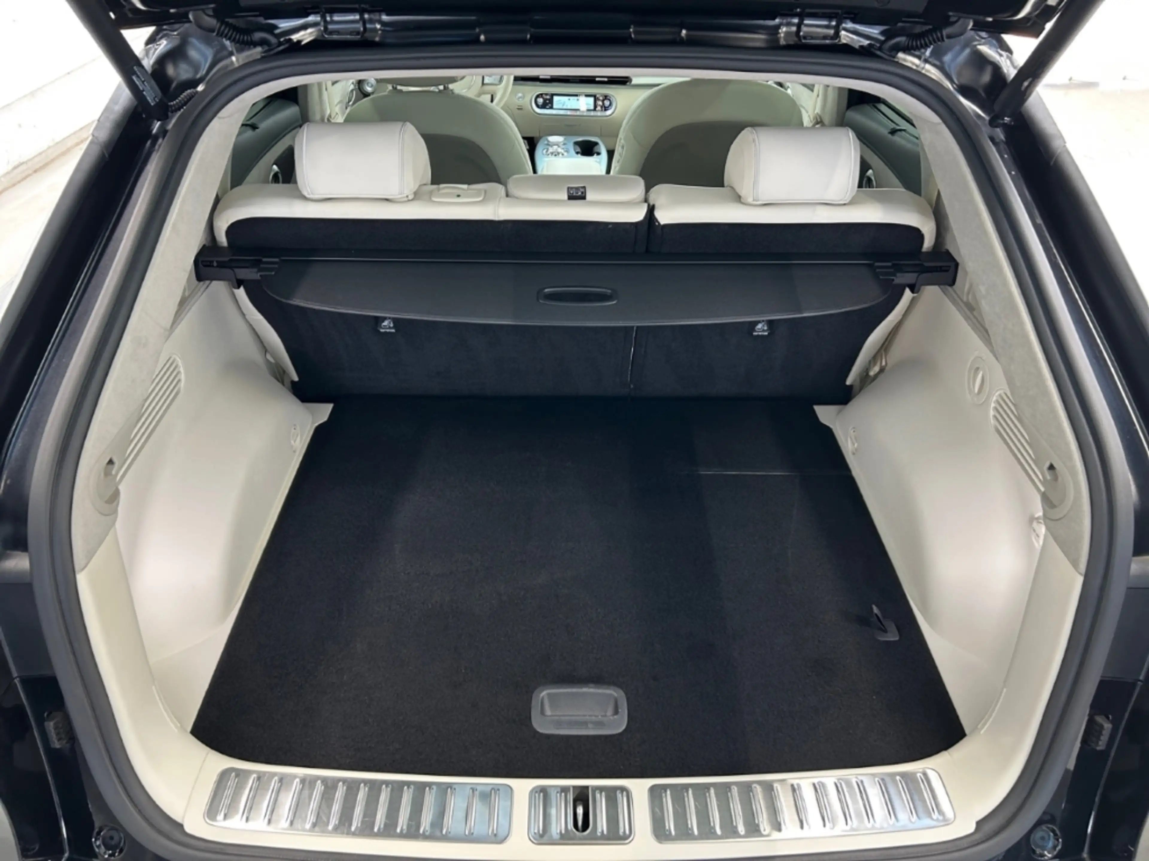 Genesis GV60 Sport Elektro 4WD Sportpaket Panorama Memory Sitze — photo 15