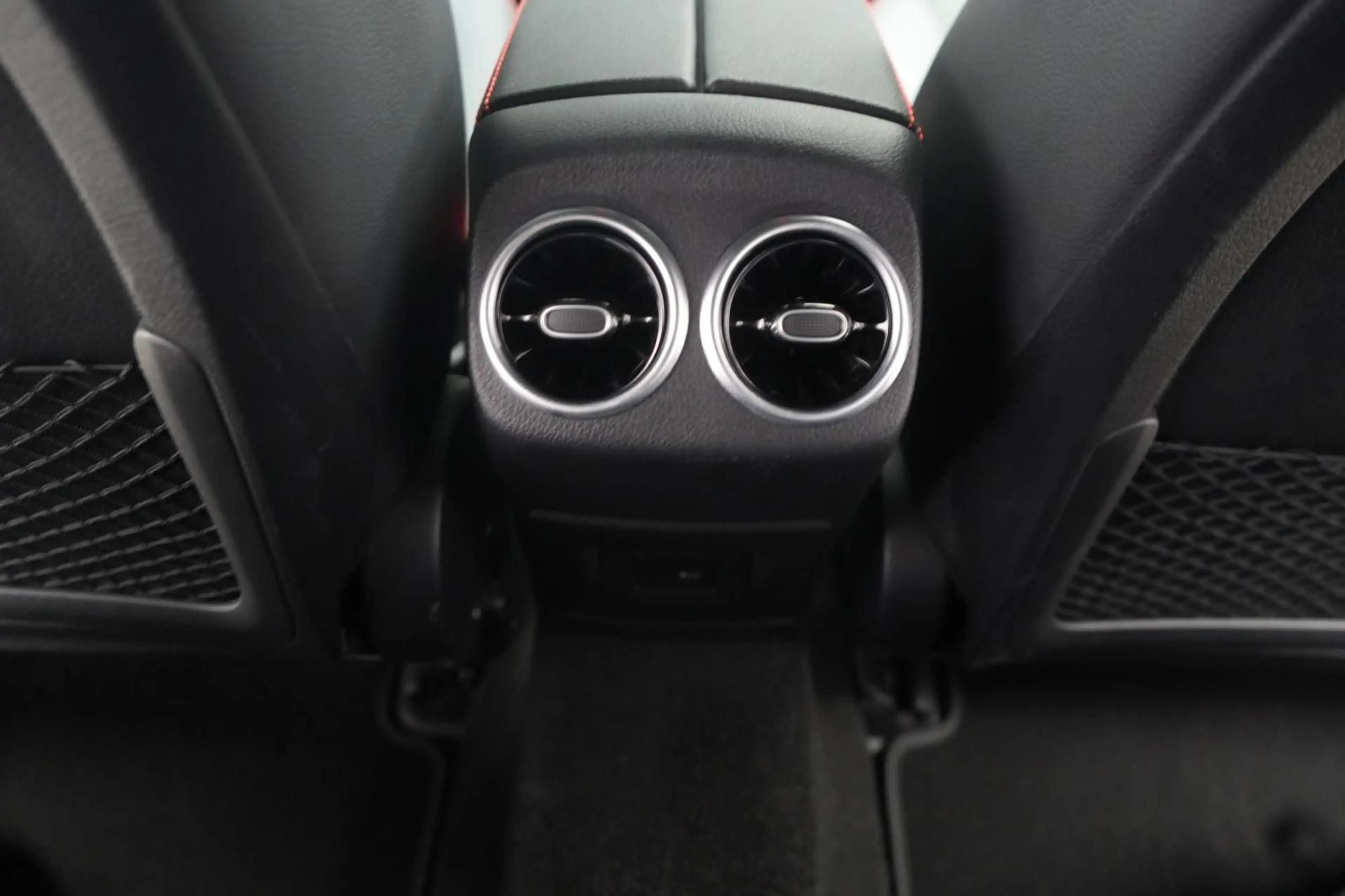 Mercedes-Benz CLA 220 d 8G-DCT AMG CarPlay/Dis — photo 11