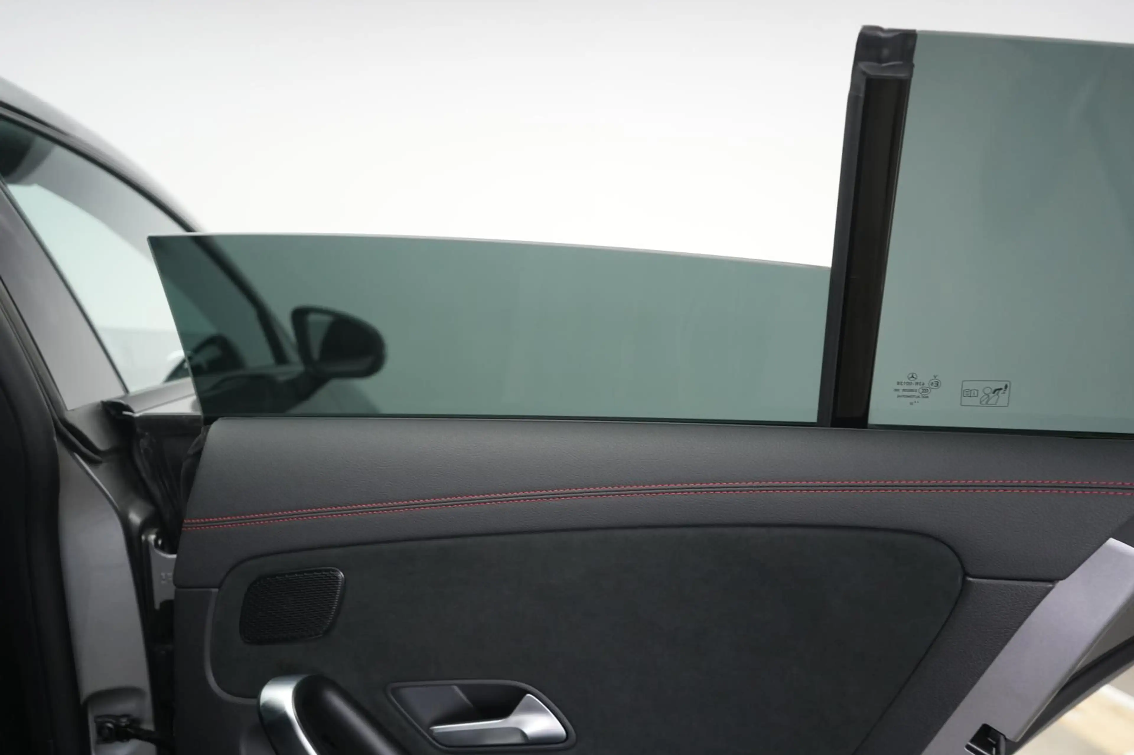 Mercedes-Benz CLA 220 d 8G-DCT AMG CarPlay/Dis — photo 12