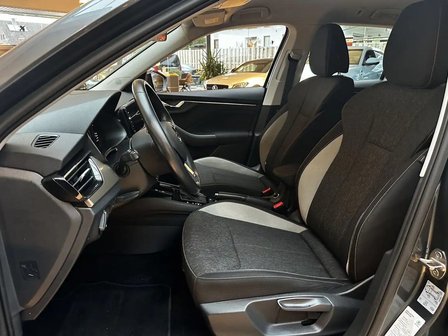 Skoda Kamiq 1.0TSI DSG Style LED PDC Virtuell Cockpit Gris - 2