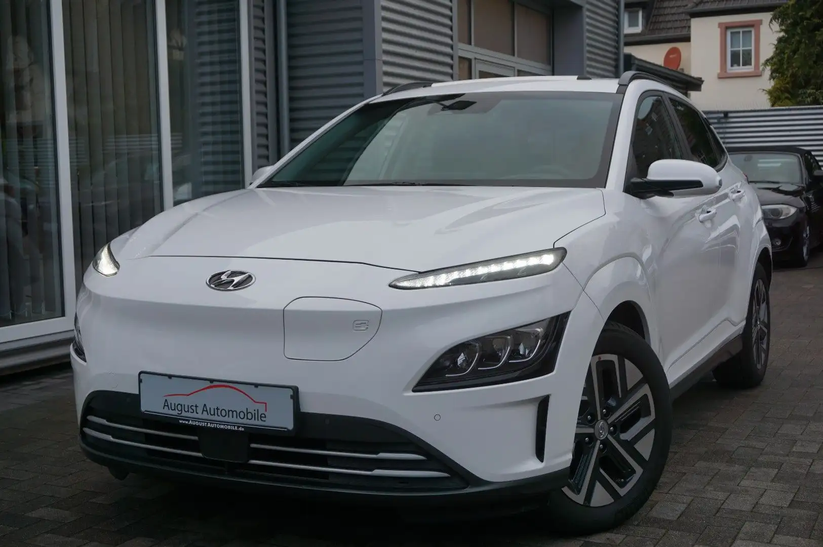 Hyundai KONA Trend 2WD Glas AssistPak NaviPak LED 204PS Білий - 1