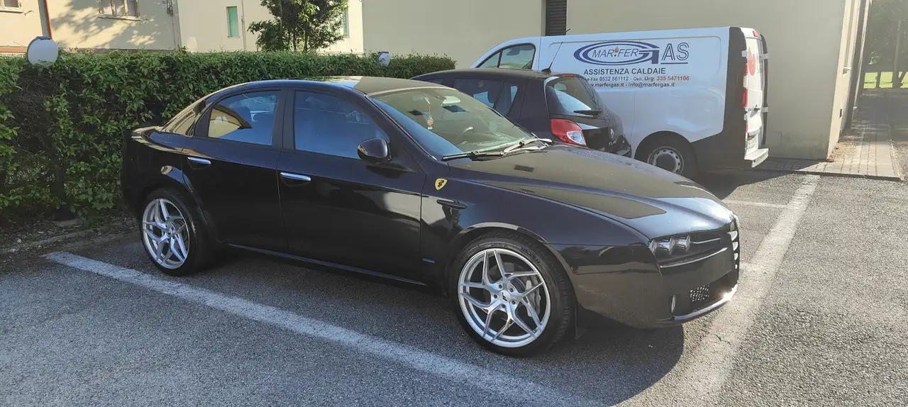 Alfa Romeo 159 1750 tbi Progression 200cv — photo 1 of 5