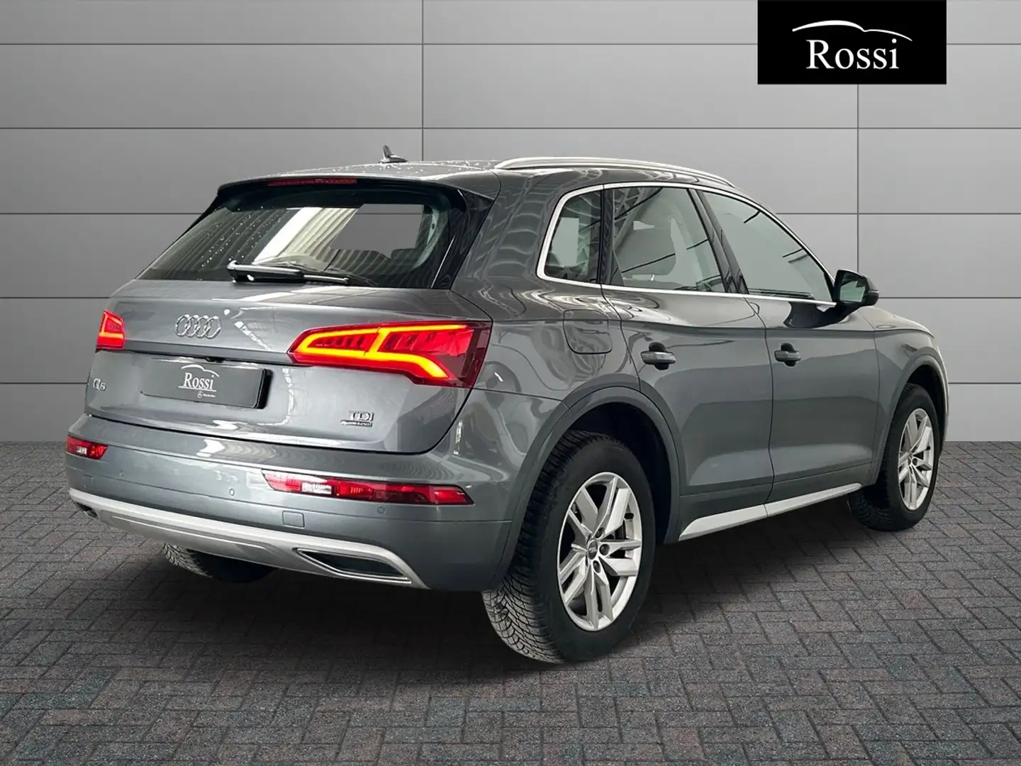 Audi Q5 40 2.0 tdi Business Sport quattro 190cv s-tronic Grijs - 2
