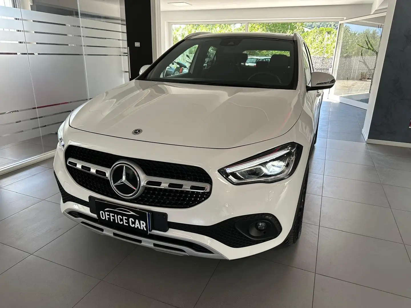 Mercedes-Benz GLA 200 d Sport 4matic auto Bianco - 1