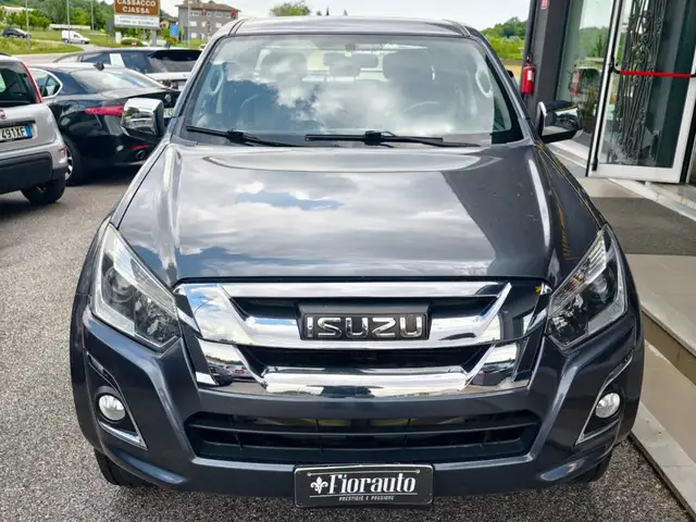 Isuzu D-Max 1.9td 4porte 4WD A/C Aut.+ gancio traino