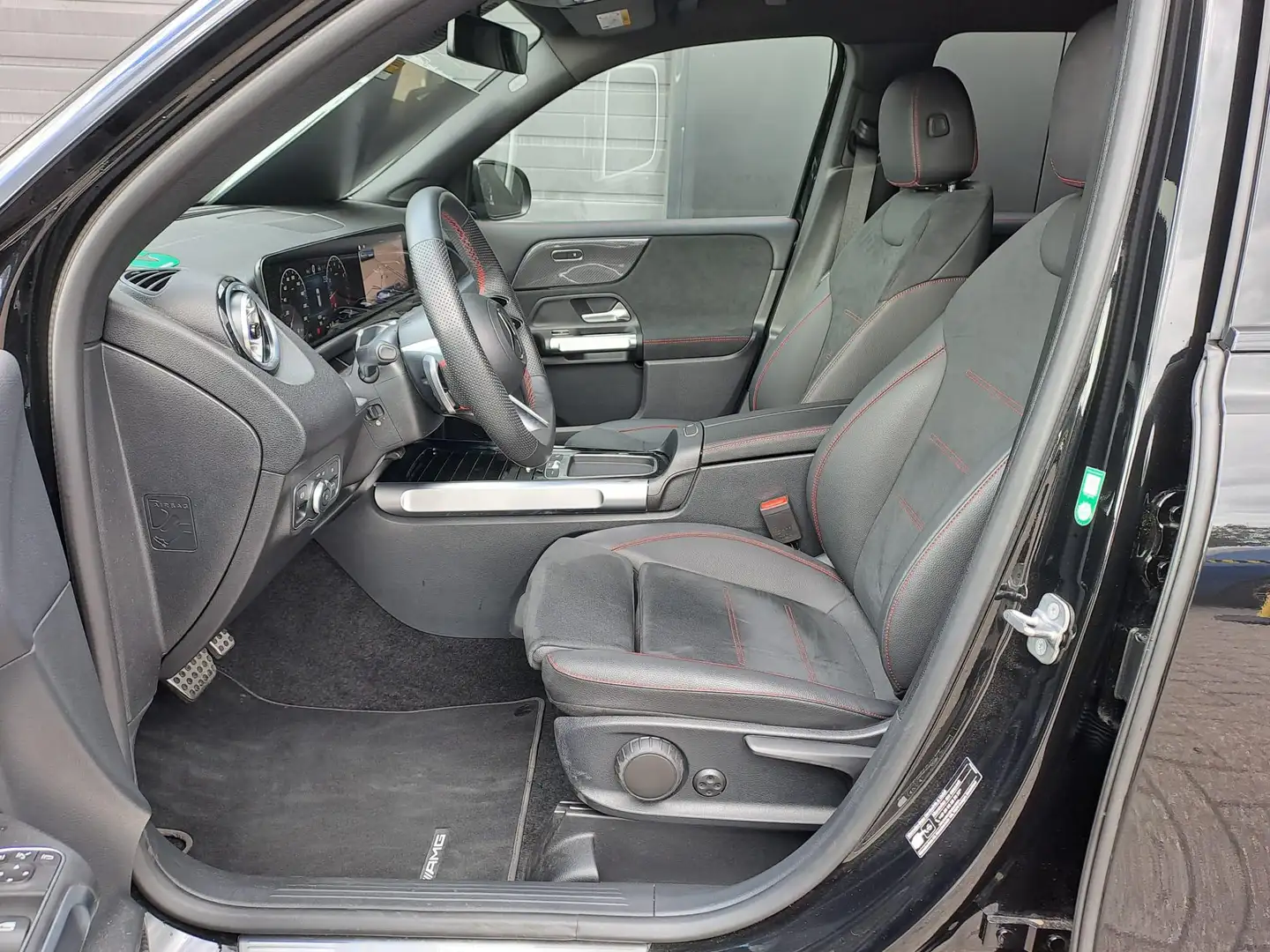 Mercedes-Benz GLB 220 4MATIC AMG Line | 7-Zitter | Trekhaak | Rijassiste Noir - 2