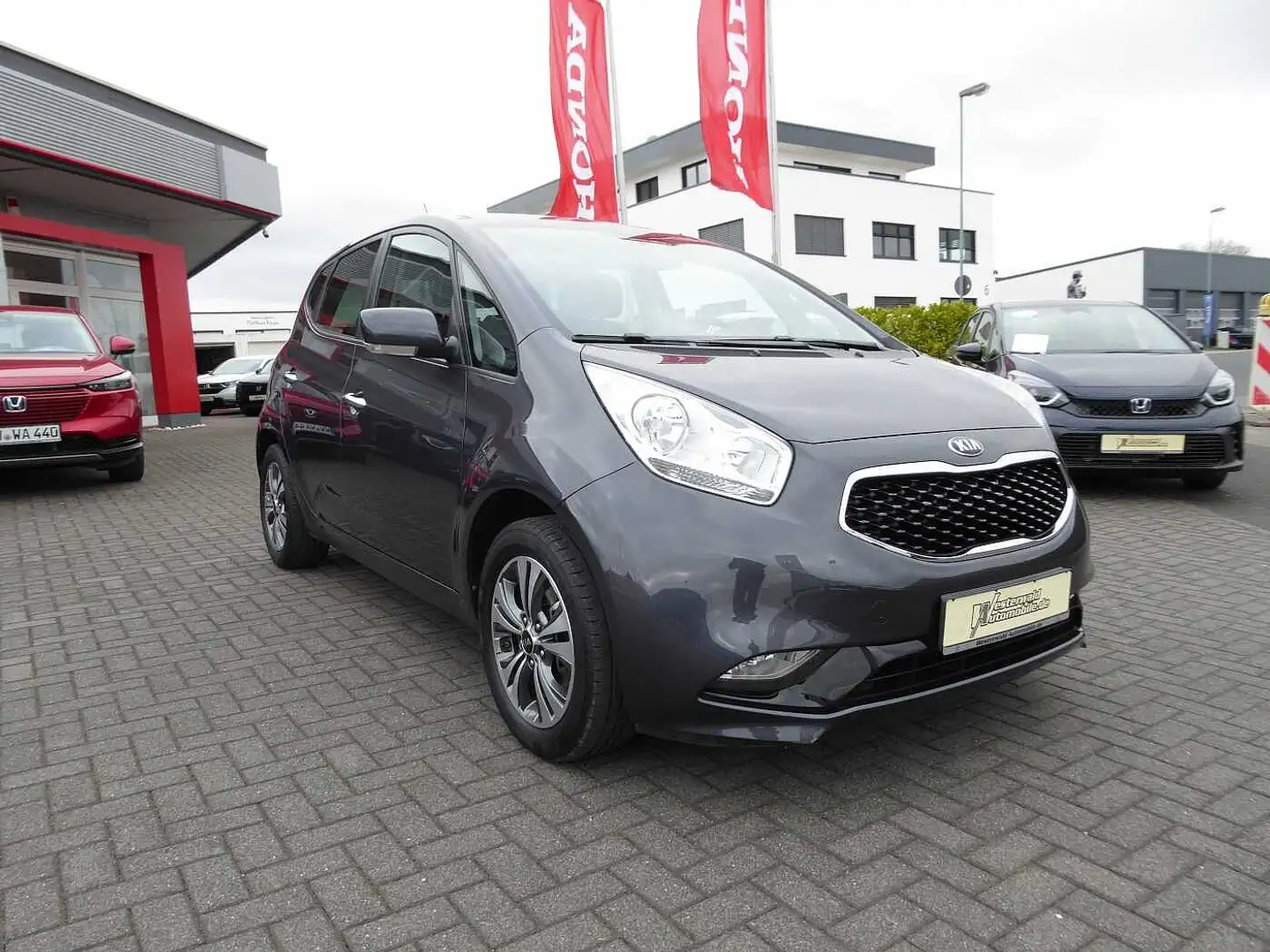 Kia Venga 1.4 CVVT Dream Team Edition / 1. Hand Gris - 2