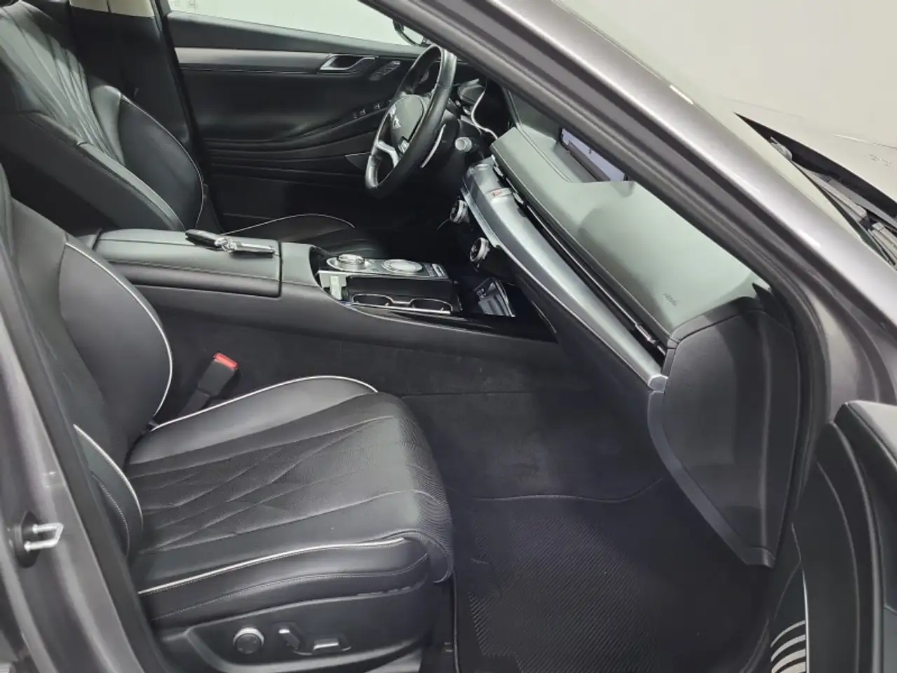 Genesis G80 снимка Genesis G80