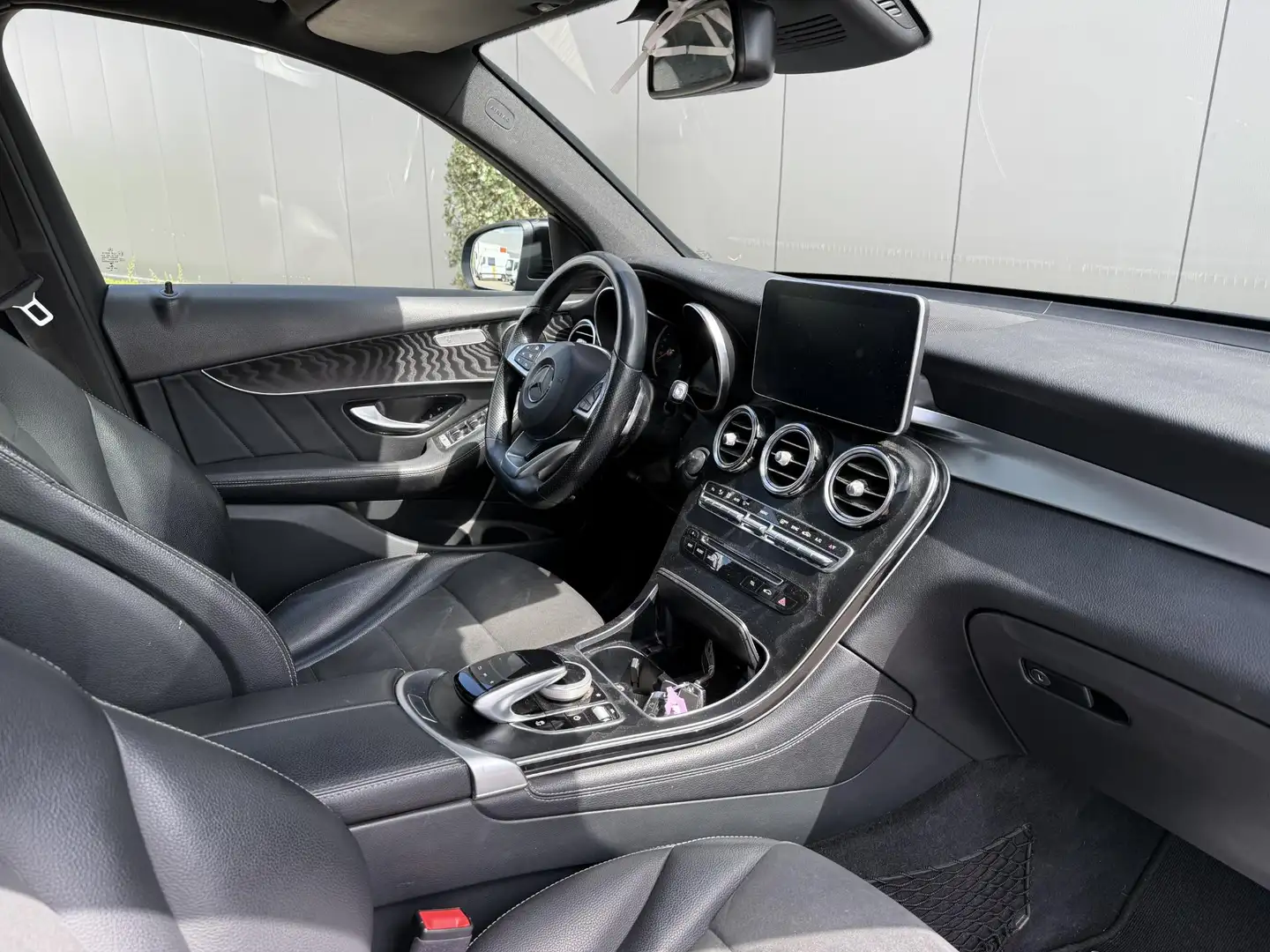 Mercedes-Benz GLC 220 d 120kW 4MATIC AMG Line - 2