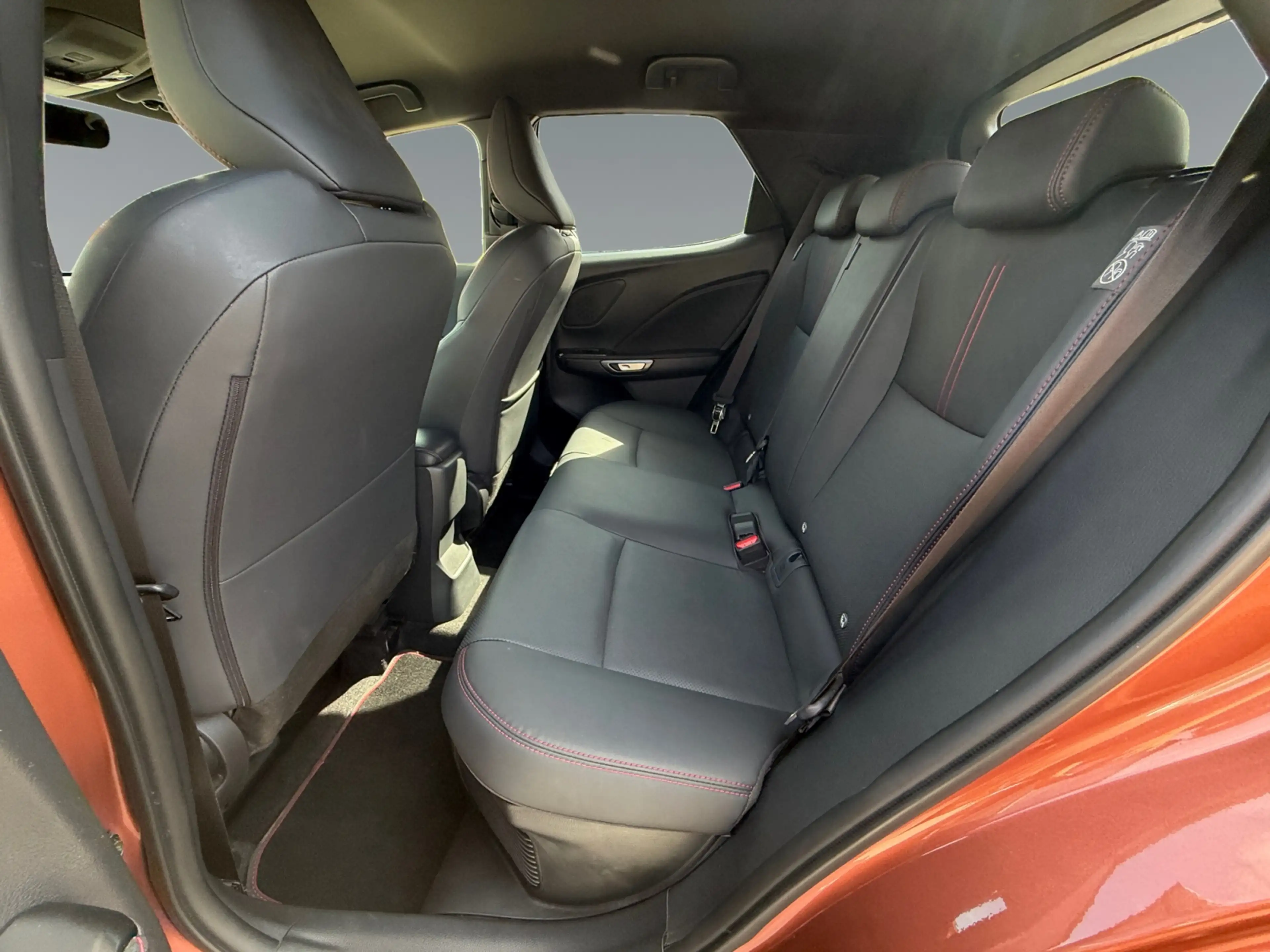 Lexus LBX Lexus LBX Emotion CVT 4x2 — photo 13