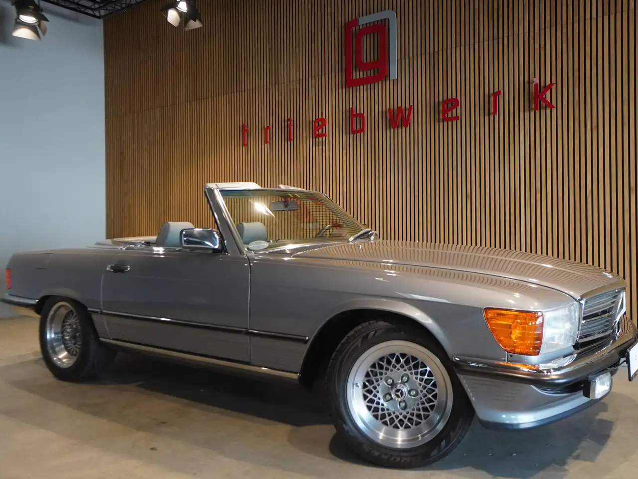Mercedes-Benz SL 560 5.5 V8 R107*Frame off Restaurierung*Wie neu*, foto 2