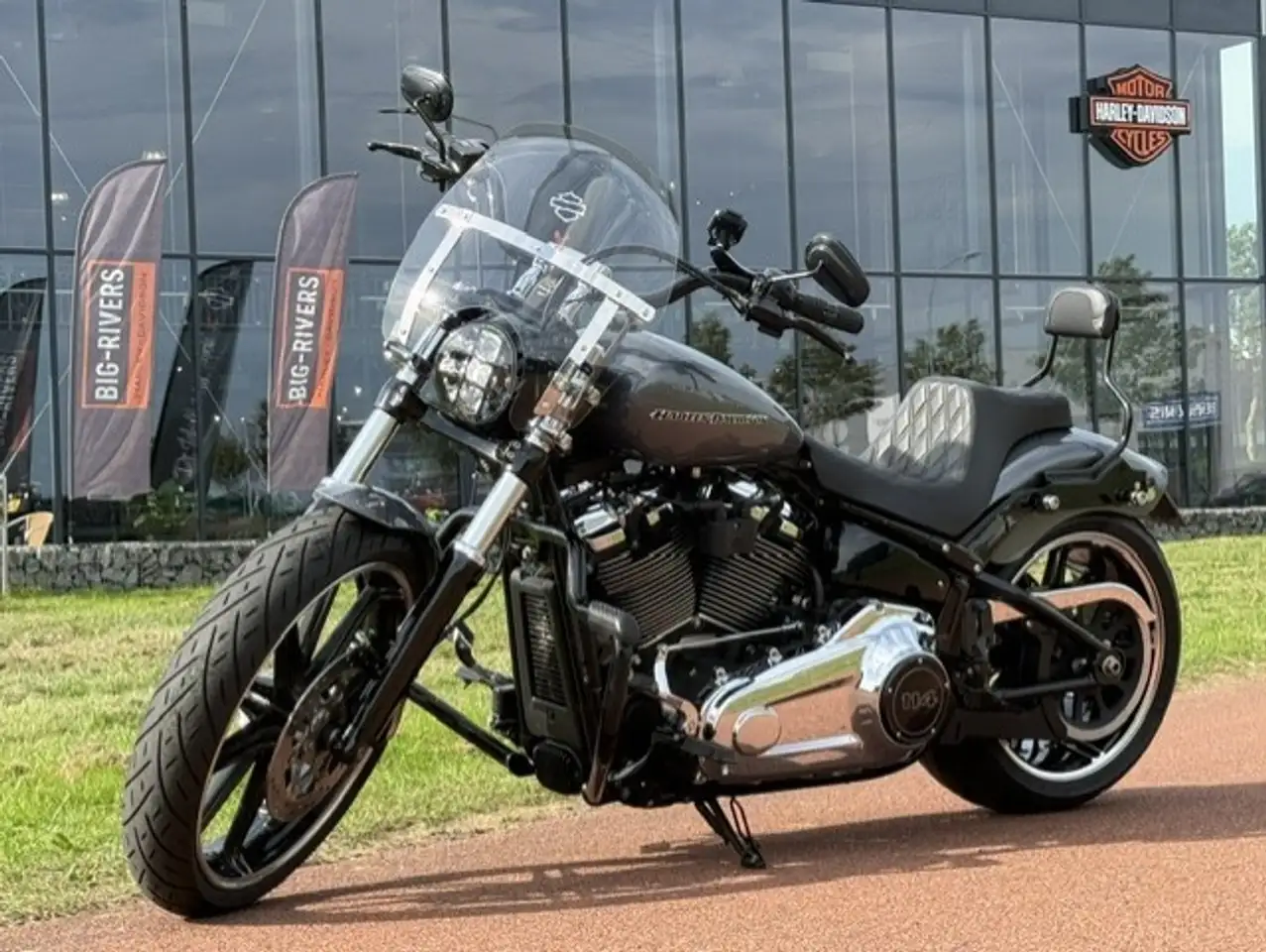 Harley-Davidson Breakout