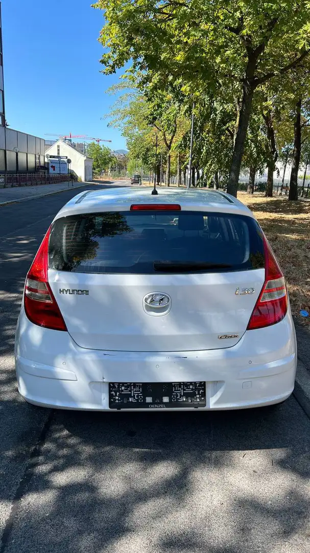 Hyundai i30 2.0 CRDi Style , 140 PS , Pickerl 08/2027 Weiß - 2