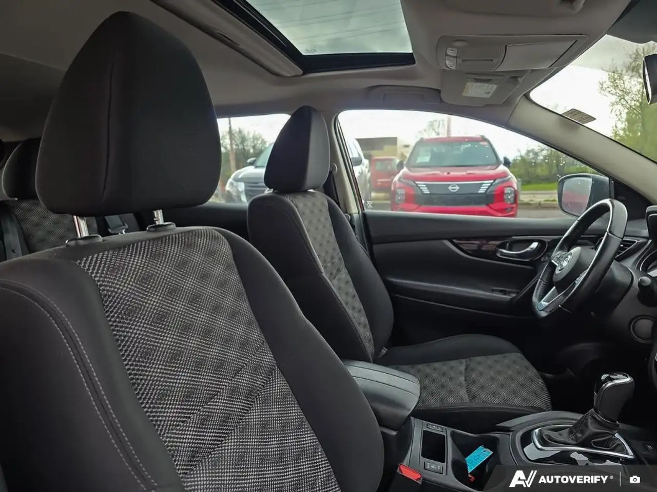 Nissan Qashqai снимка Nissan Qashqai
