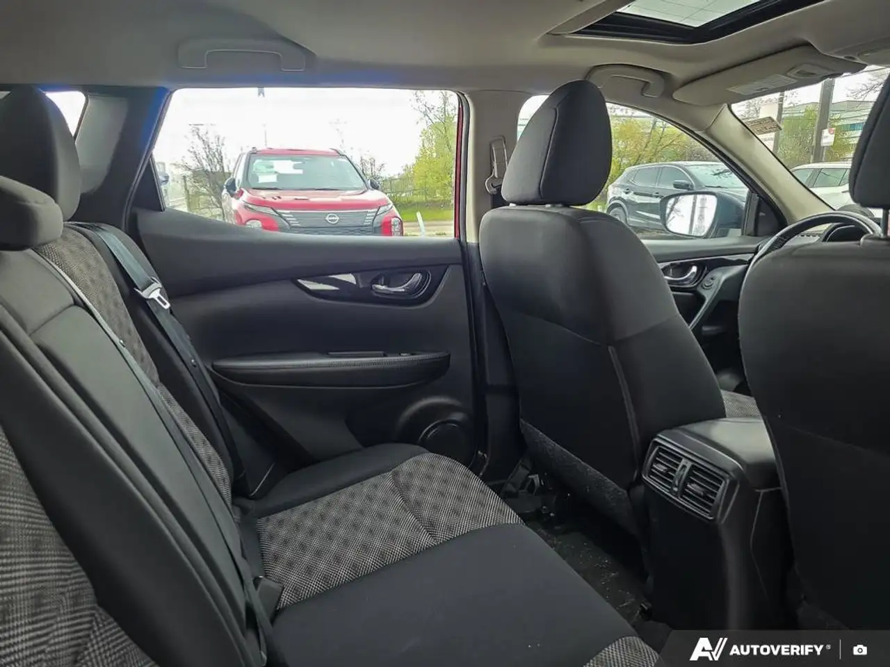 Nissan Qashqai снимка Nissan Qashqai
