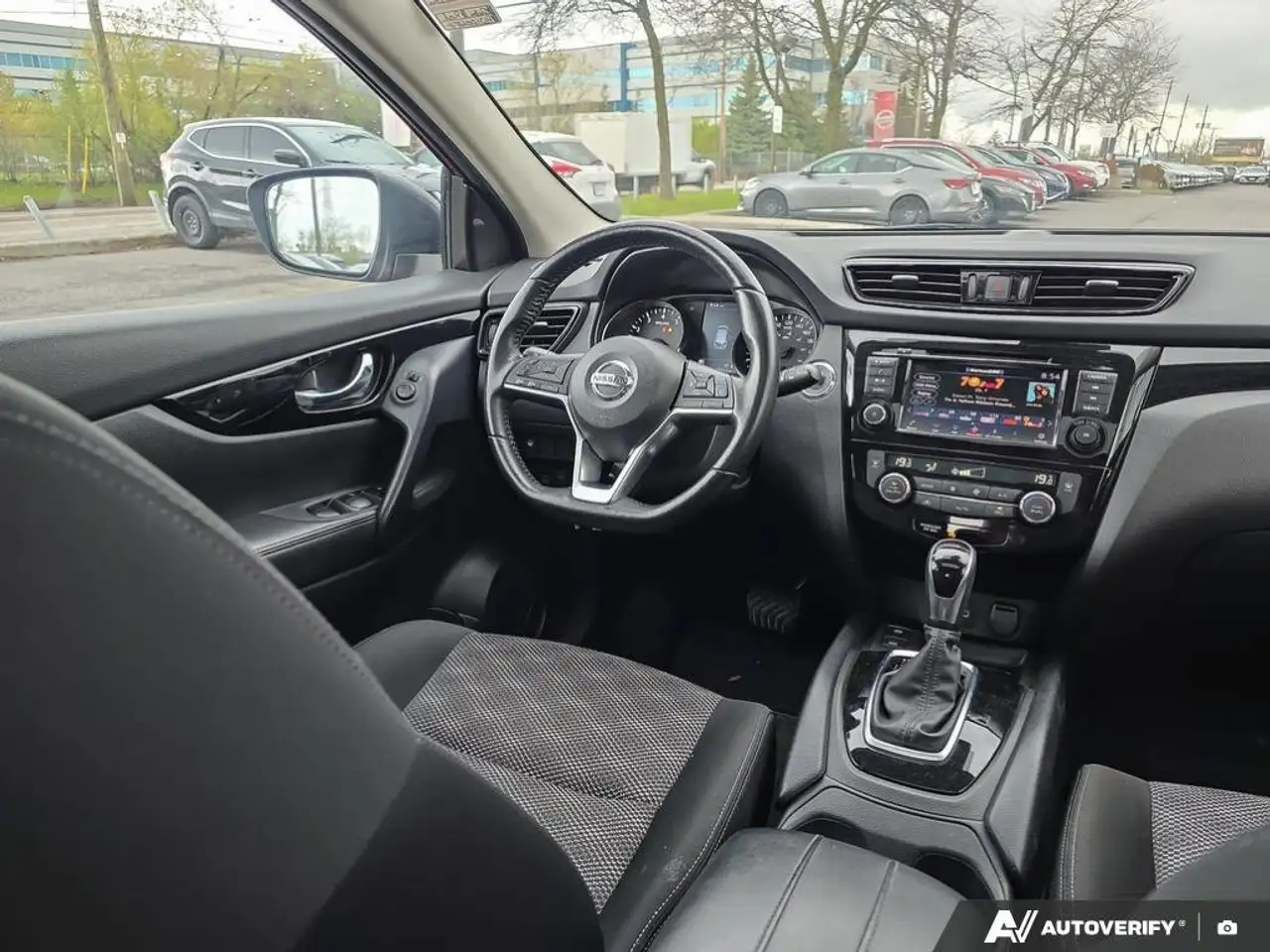Nissan Qashqai снимка Nissan Qashqai