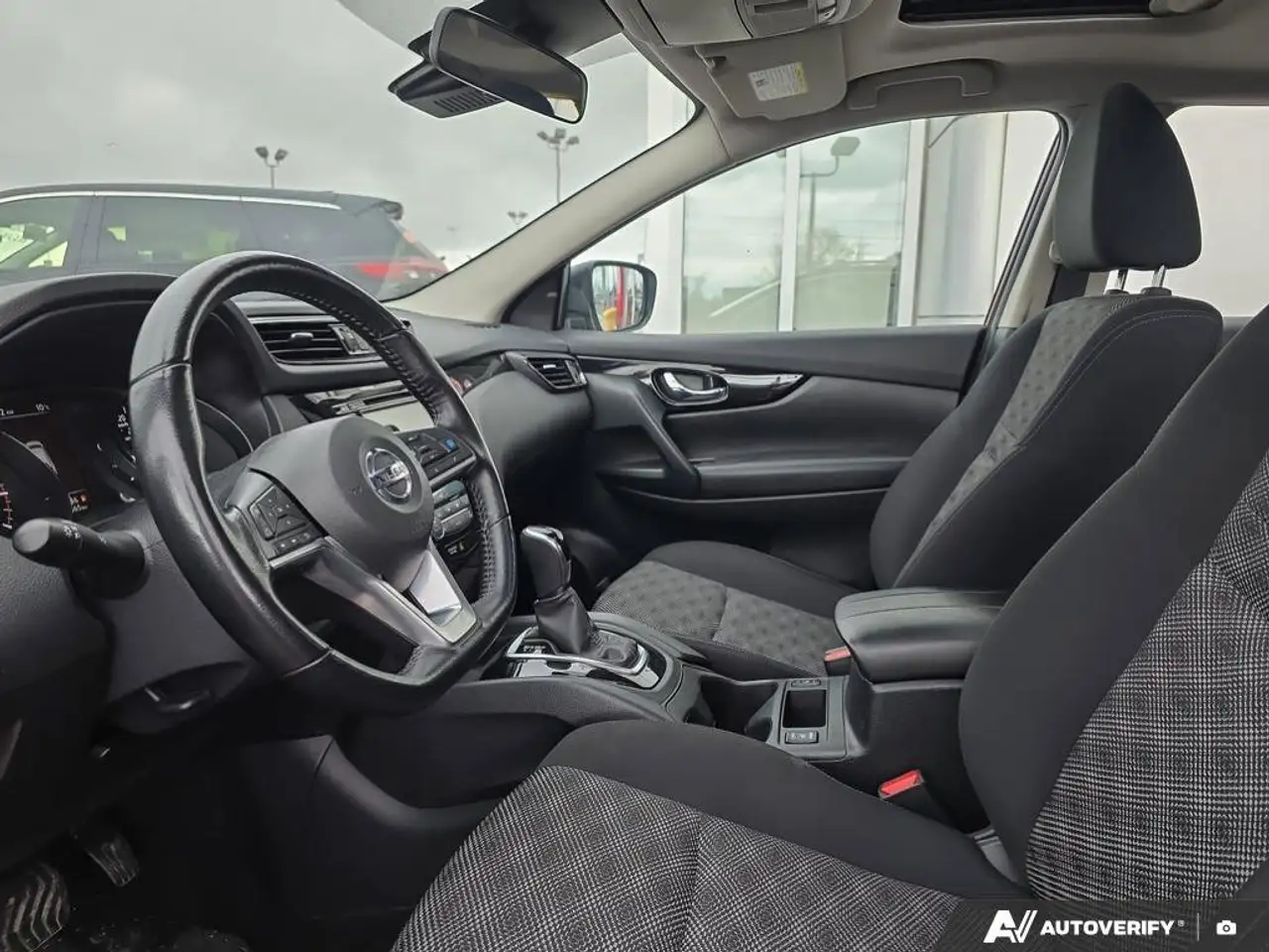 Nissan Qashqai снимка Nissan Qashqai