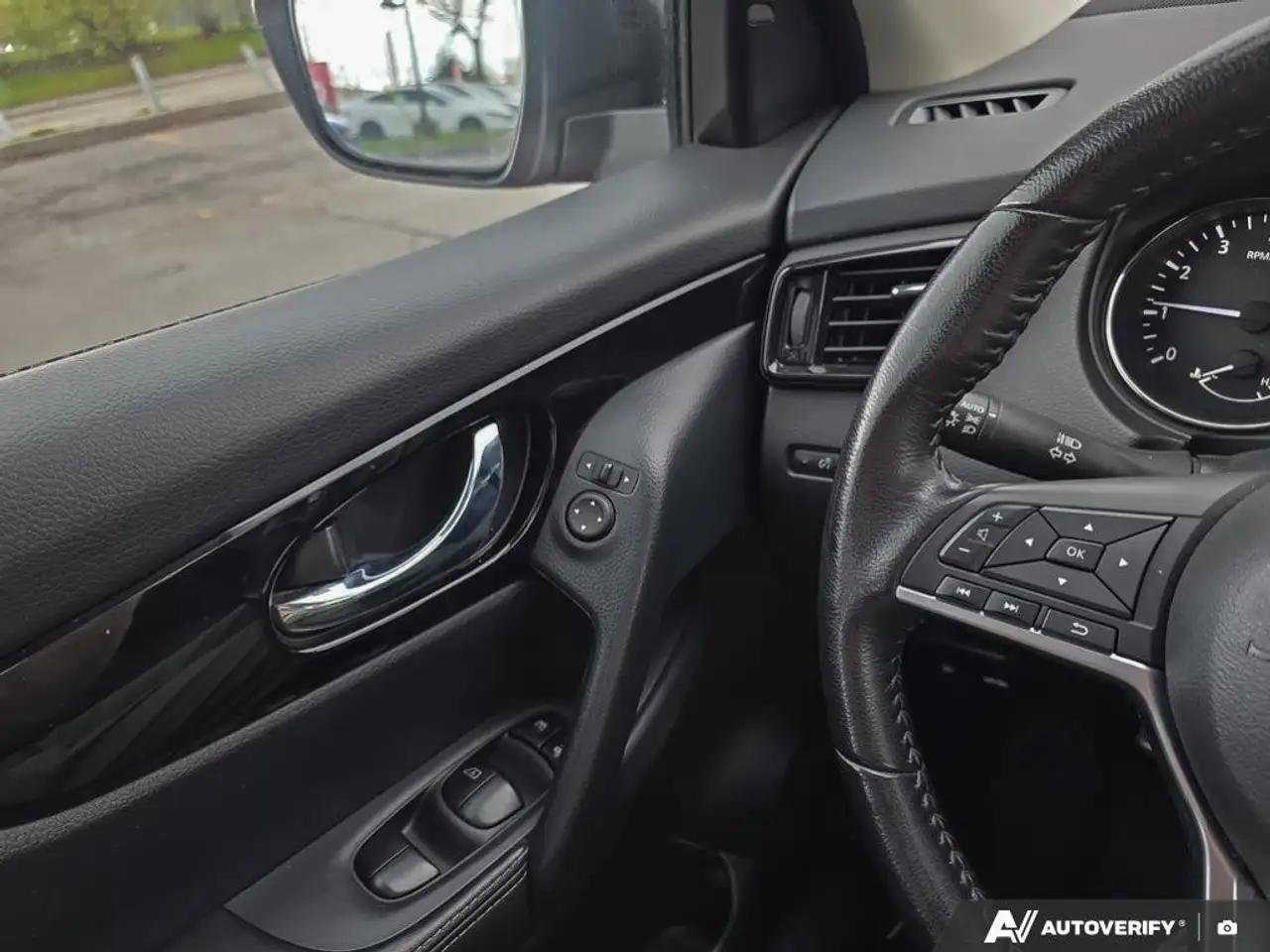 Nissan Qashqai снимка Nissan Qashqai