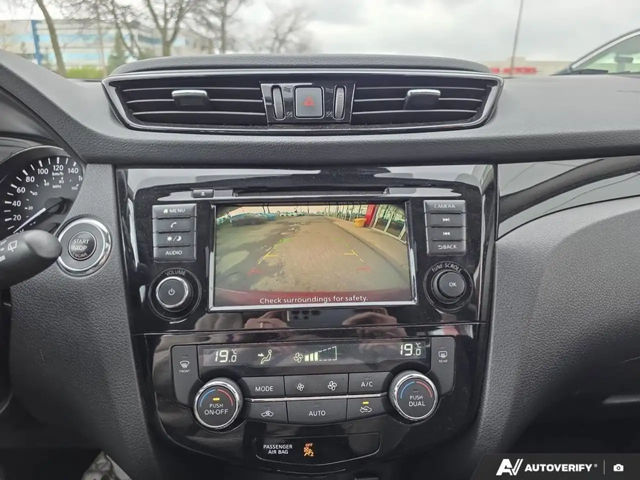 Nissan Qashqai снимка Nissan Qashqai