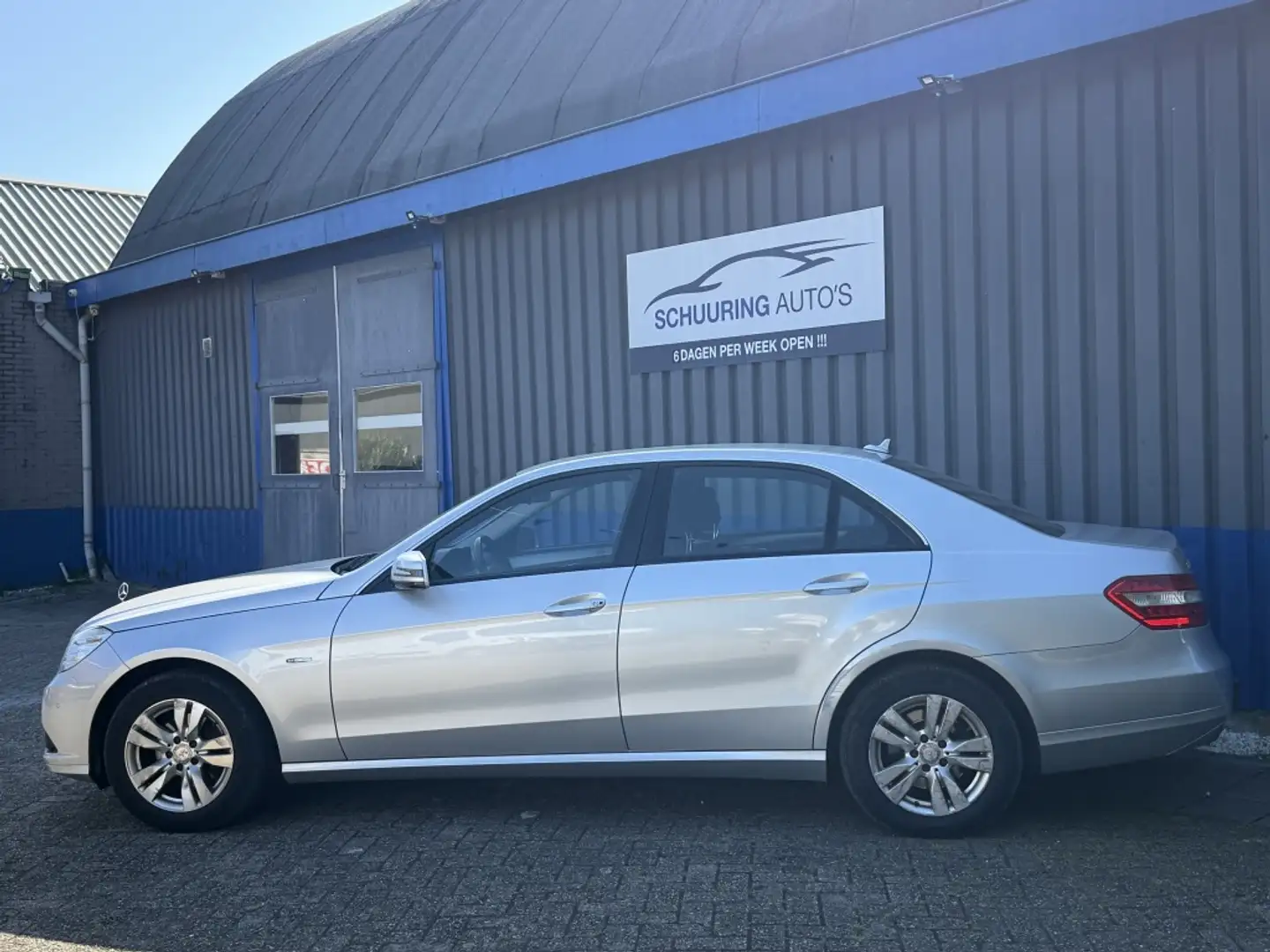 Mercedes-Benz E 200 CGI Bns Automaat / Navi Grey - 2