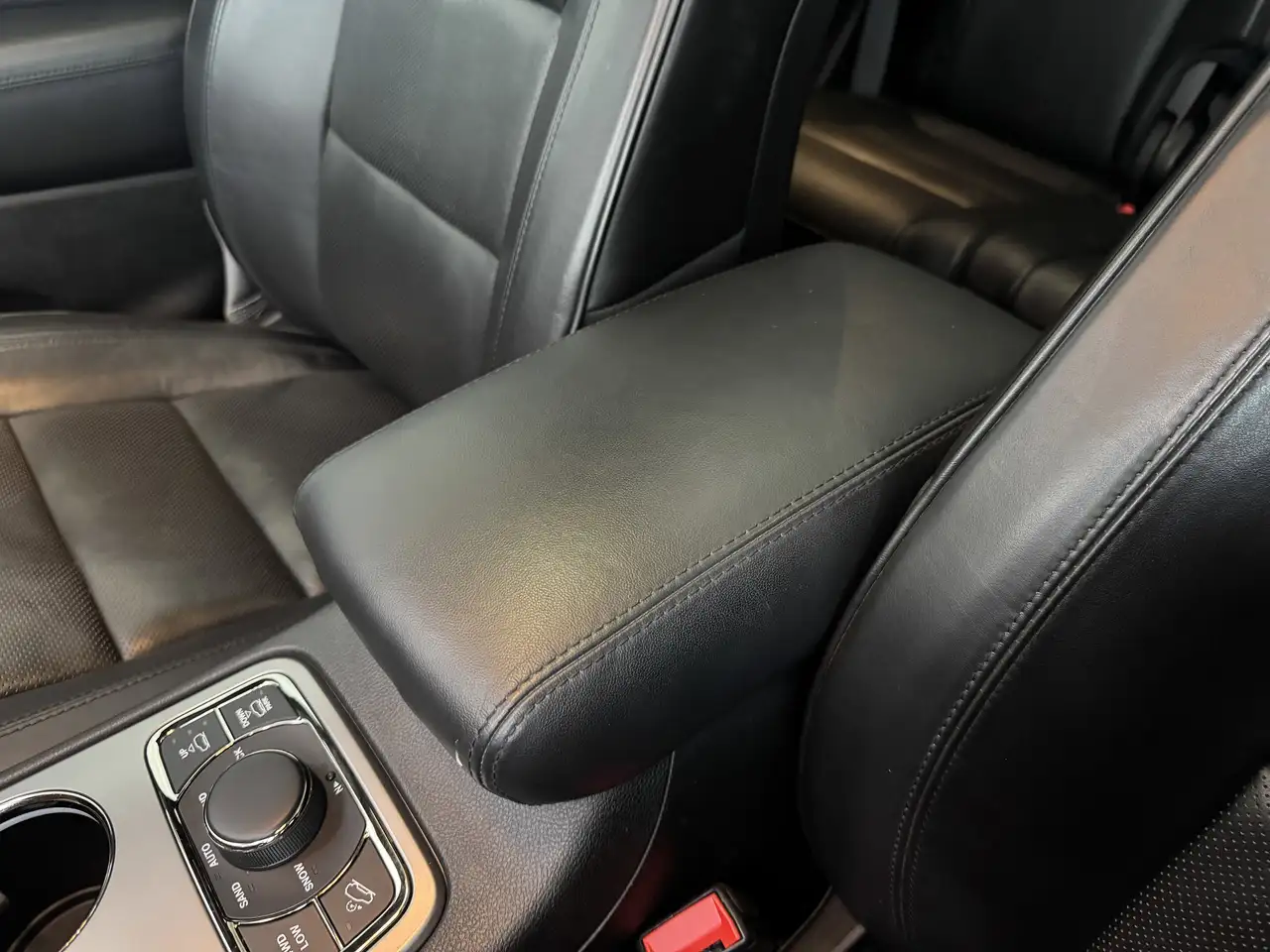 Jeep Grand Cherokee снимка Jeep Grand Cherokee