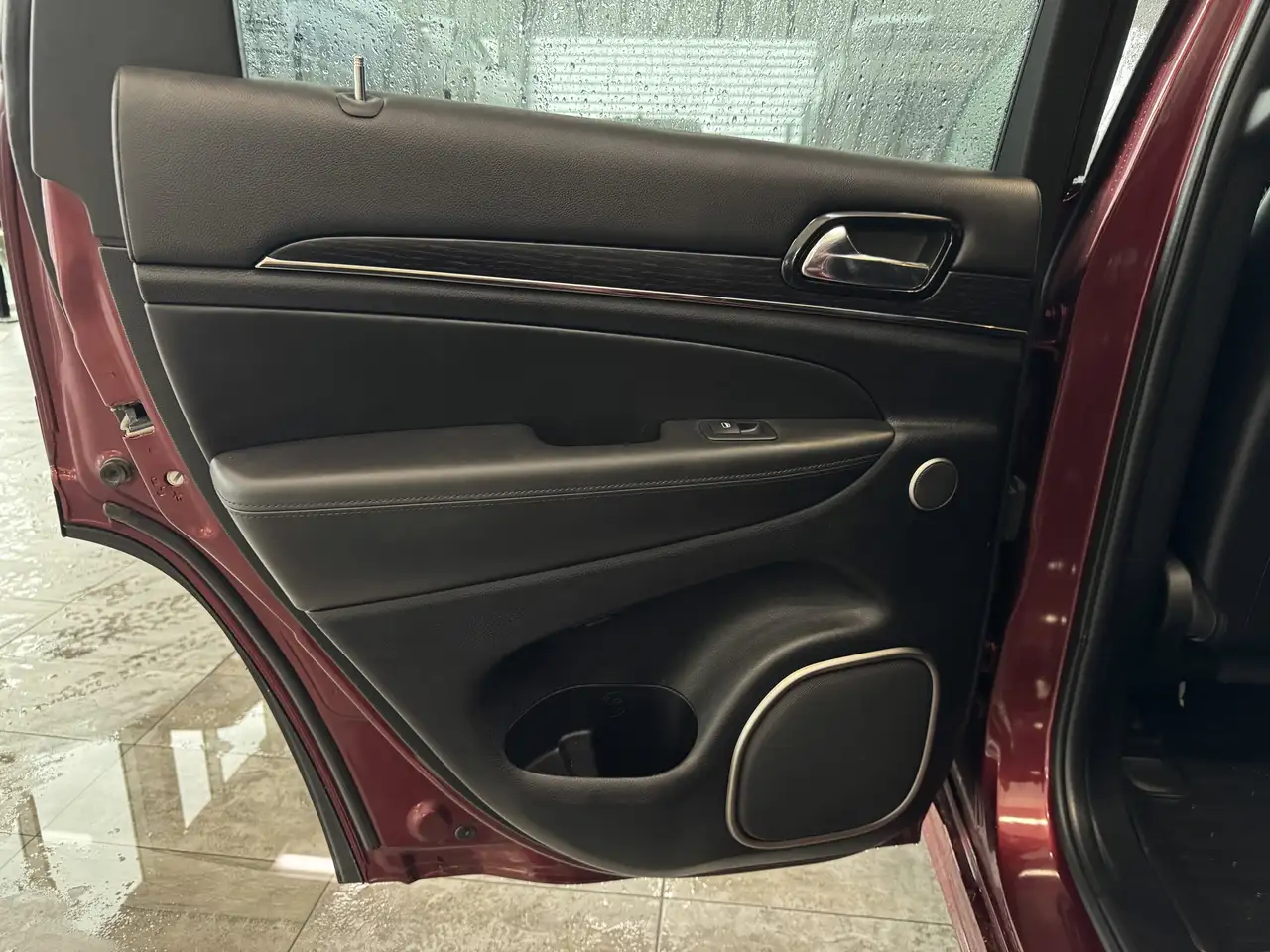 Jeep Grand Cherokee снимка Jeep Grand Cherokee
