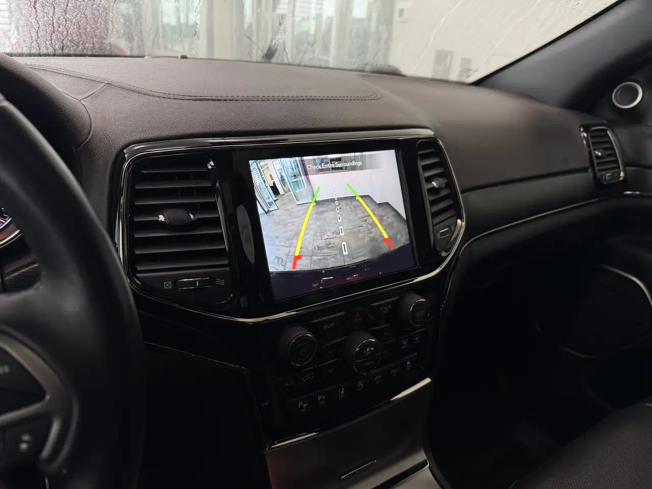 Jeep Grand Cherokee снимка Jeep Grand Cherokee