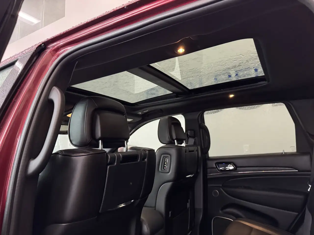 Jeep Grand Cherokee снимка Jeep Grand Cherokee