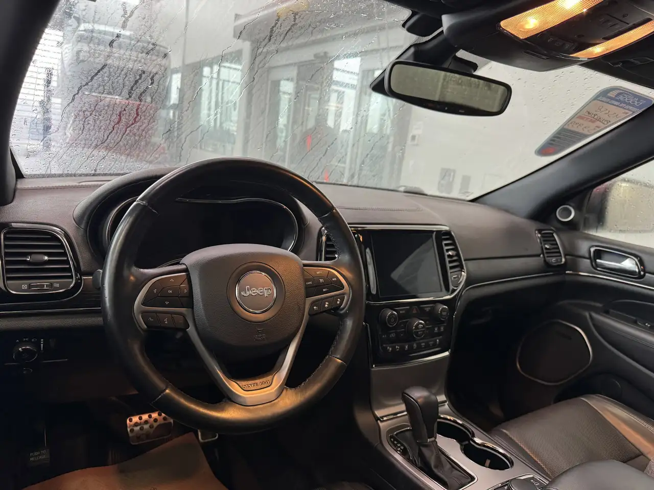 Jeep Grand Cherokee снимка Jeep Grand Cherokee