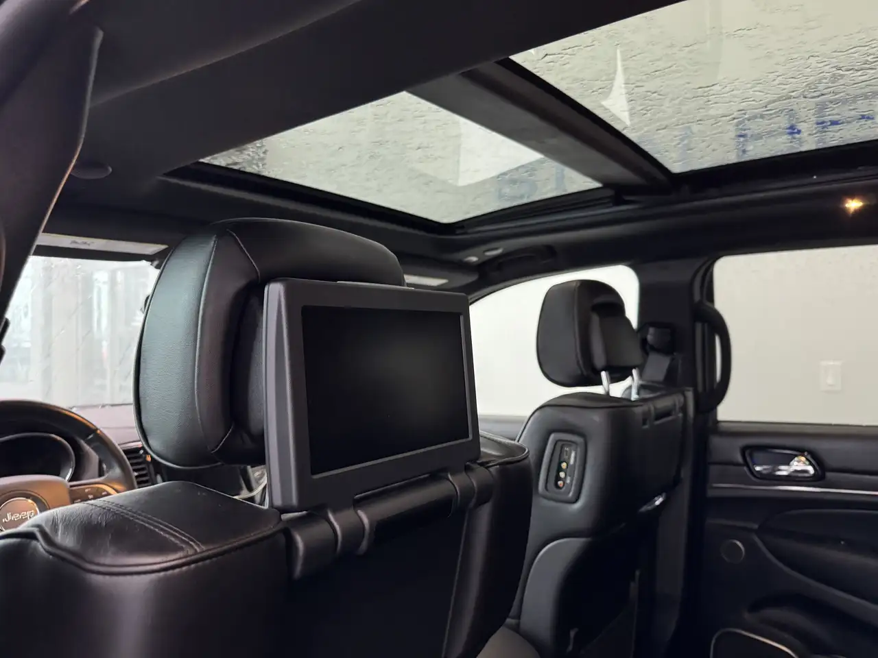 Jeep Grand Cherokee снимка Jeep Grand Cherokee