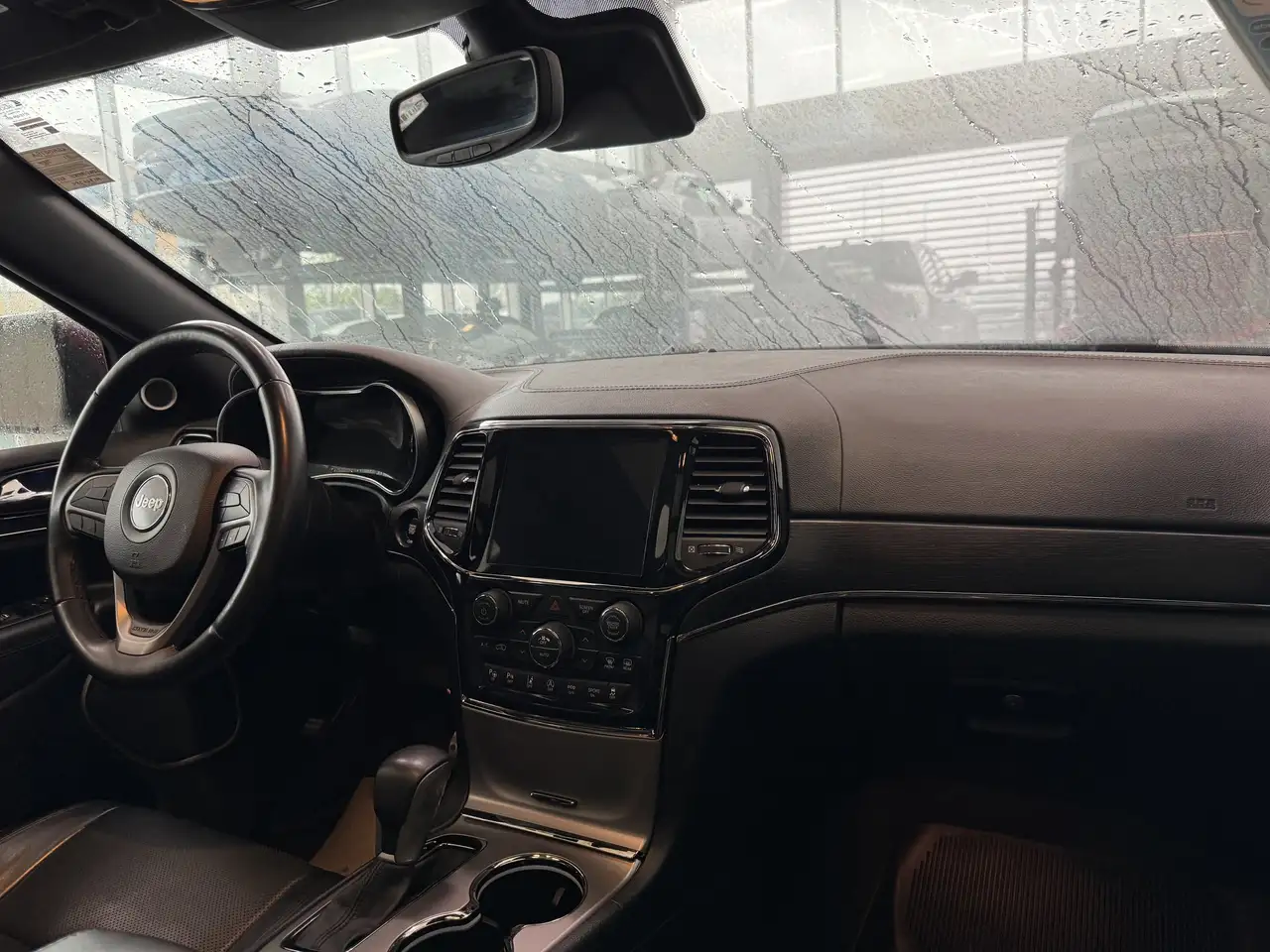 Jeep Grand Cherokee снимка Jeep Grand Cherokee