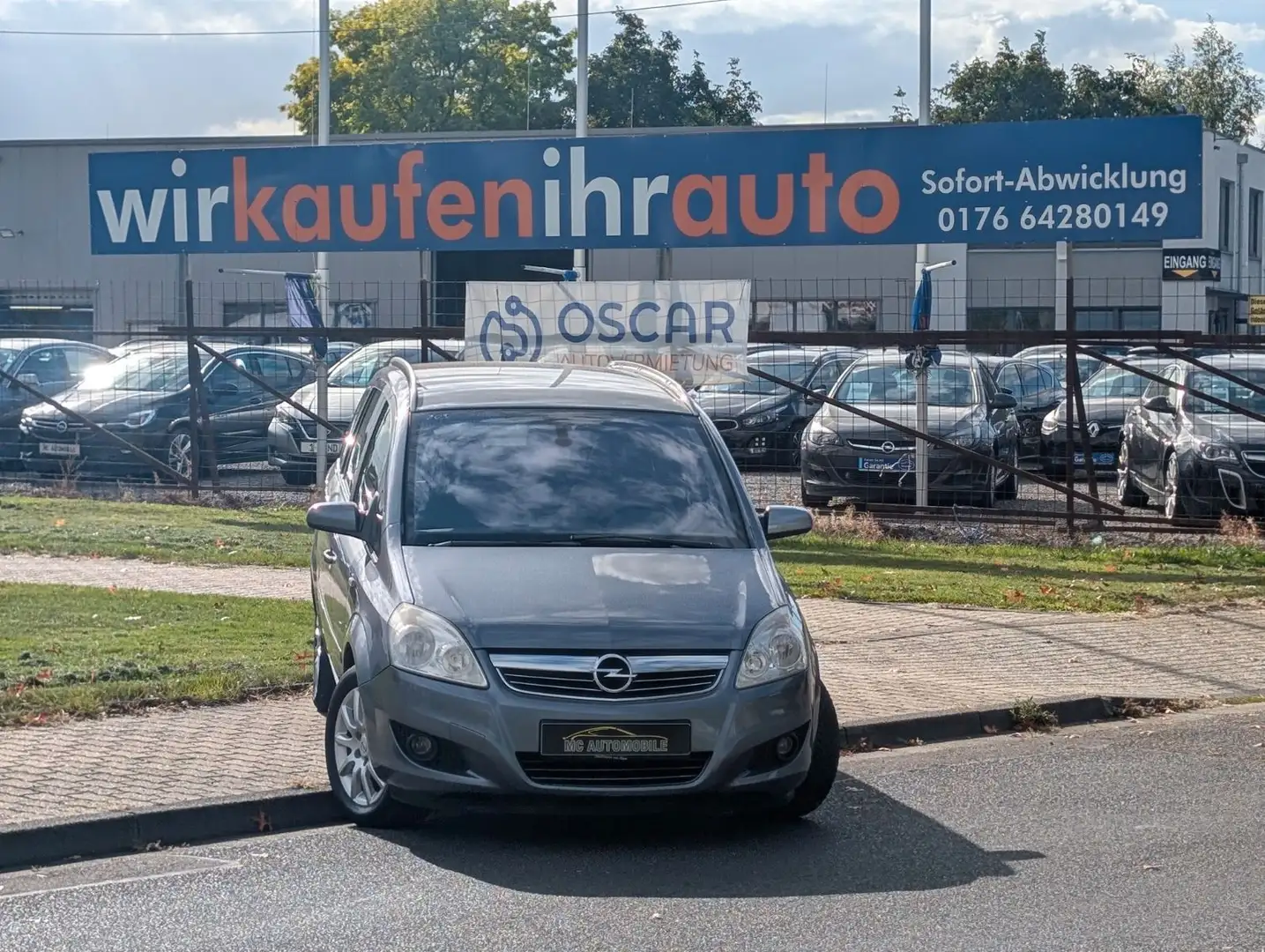 Opel Zafira B Cosmo*7-SITZE*AHK*TEMPOMAT*KLIMA !! Grau - 1