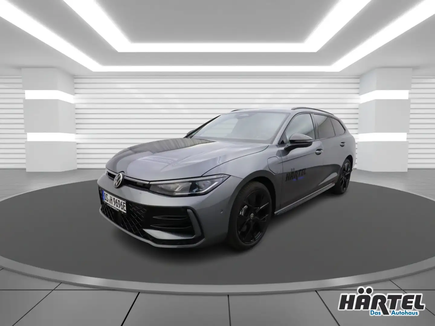 Volkswagen Passat Variant PASSAT R-LINE BLACK STYLE EHYBRID 1.5 TSI DSG Navi Grau - 2