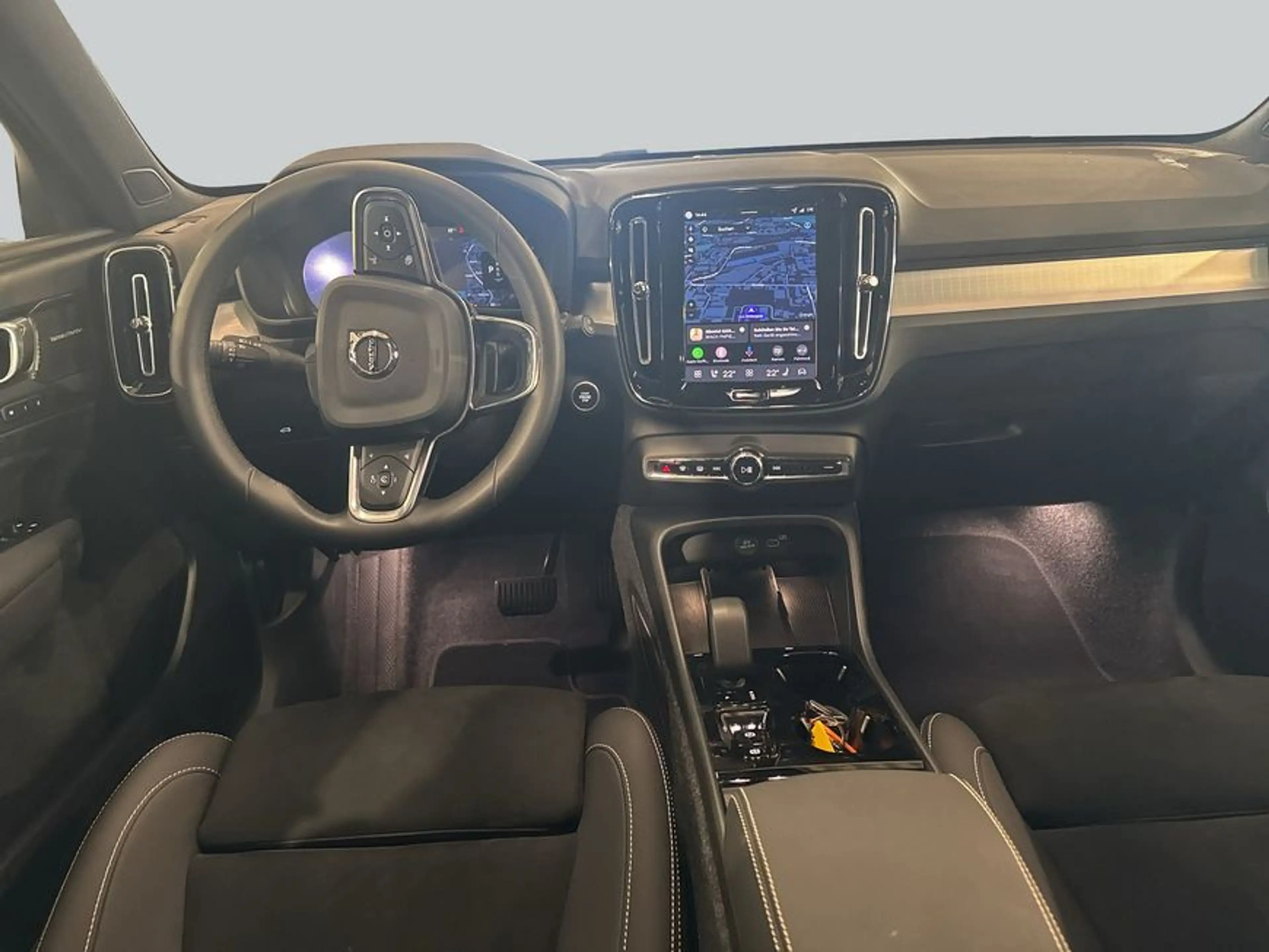 Volvo XC40 XC40 B3 B DKG Plus Black Edition — photo 13