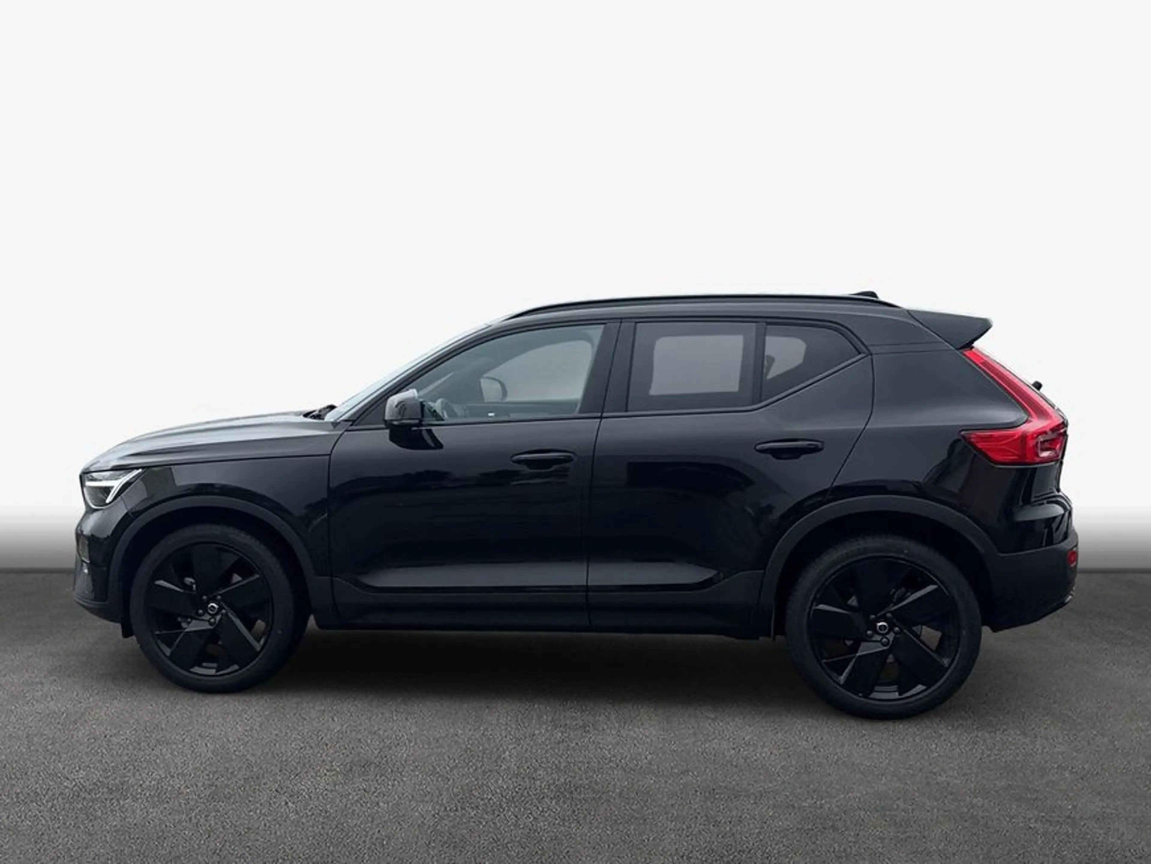Volvo XC40 XC40 B3 B DKG Plus Black Edition — photo 4