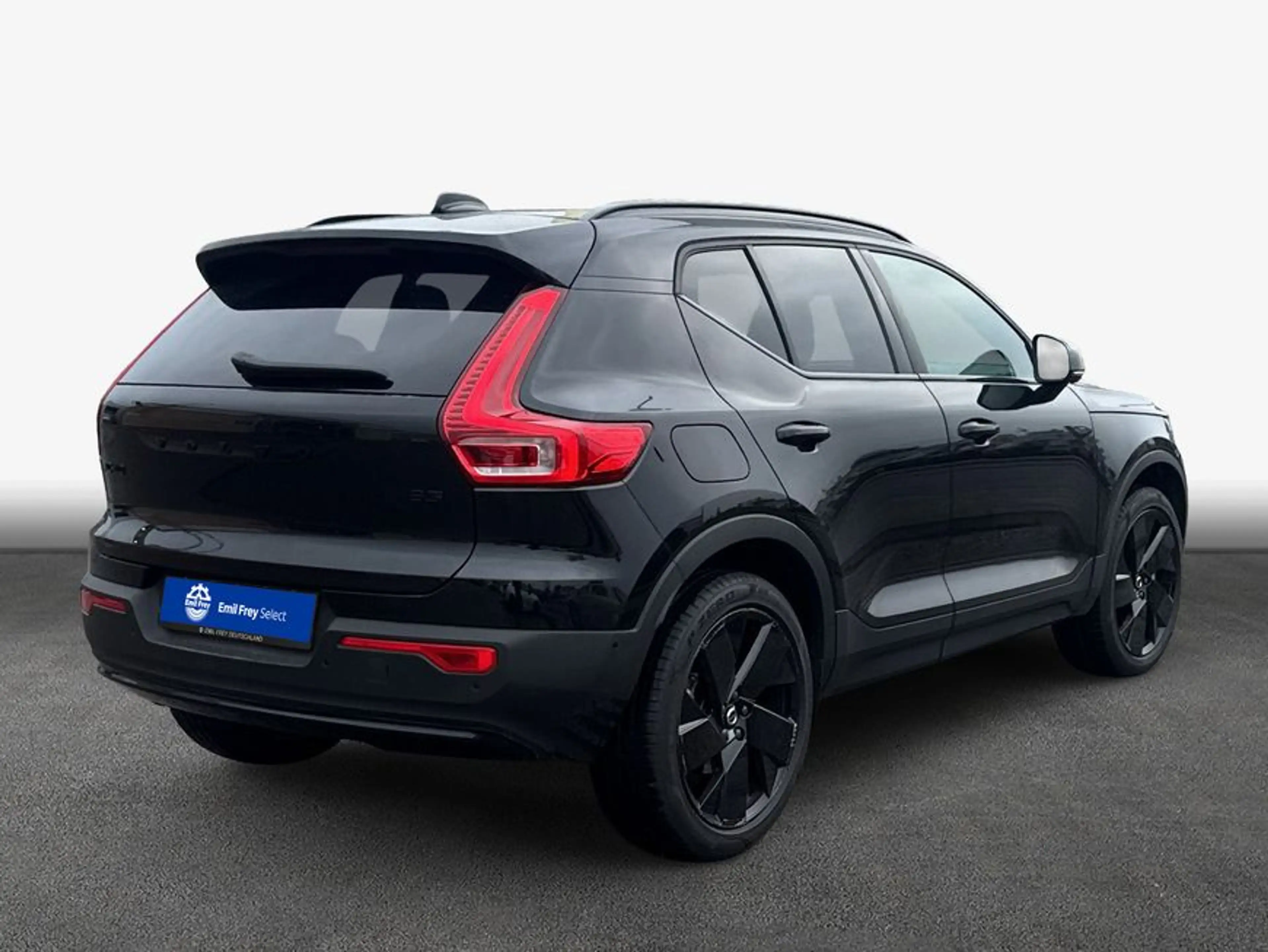 Volvo XC40 XC40 B3 B DKG Plus Black Edition — photo 2