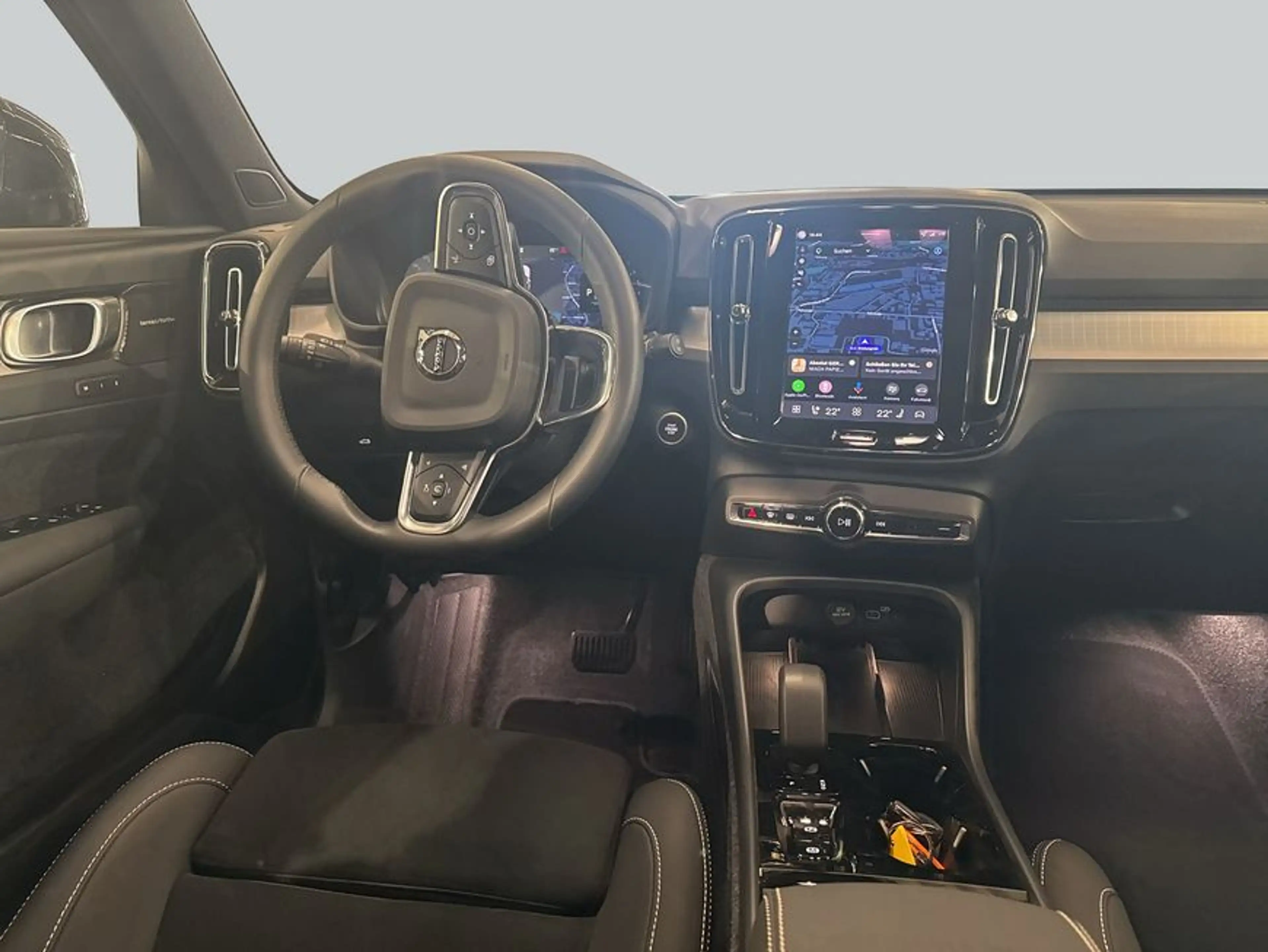 Volvo XC40 XC40 B3 B DKG Plus Black Edition — photo 14