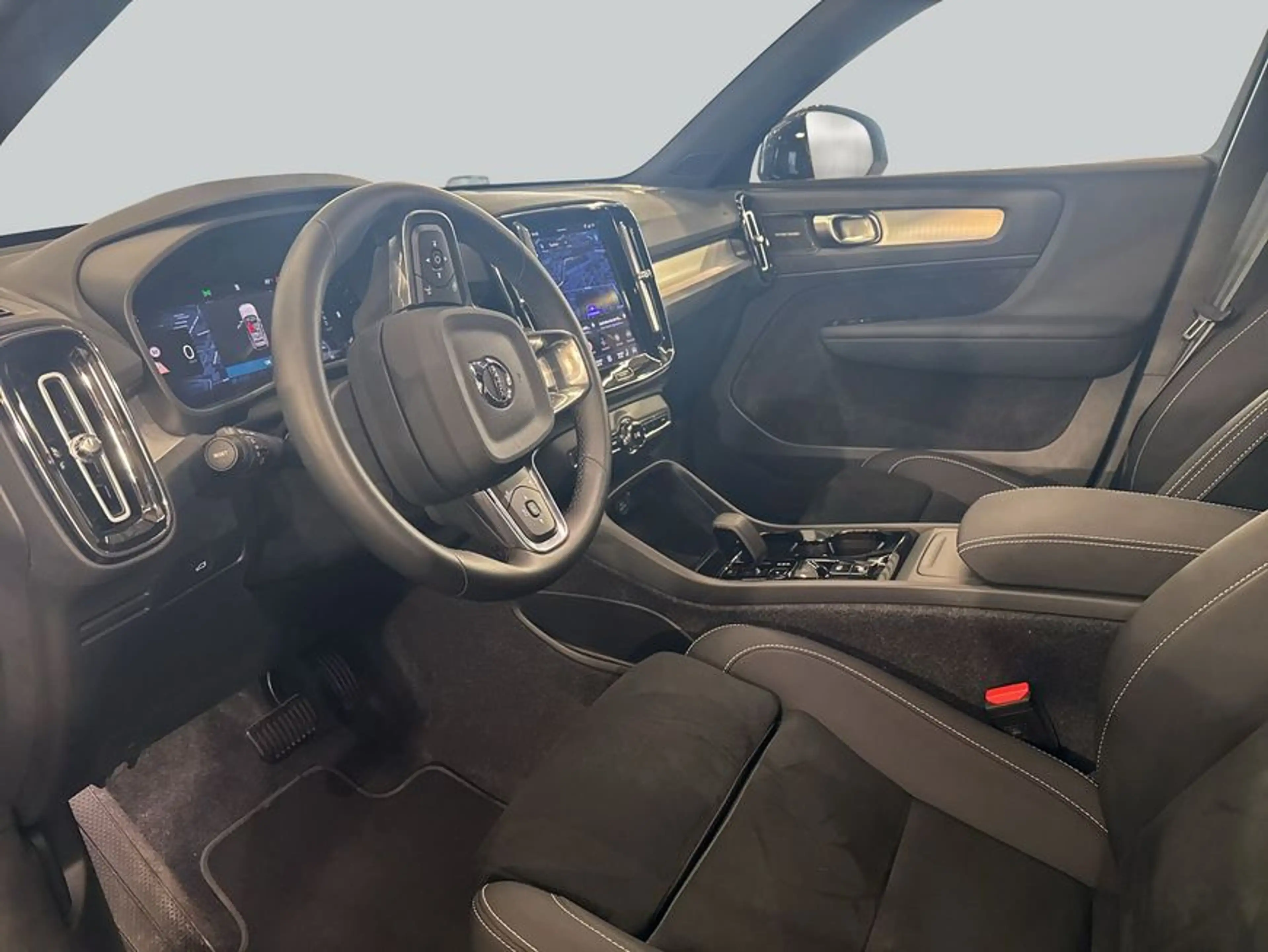 Volvo XC40 XC40 B3 B DKG Plus Black Edition — photo 10