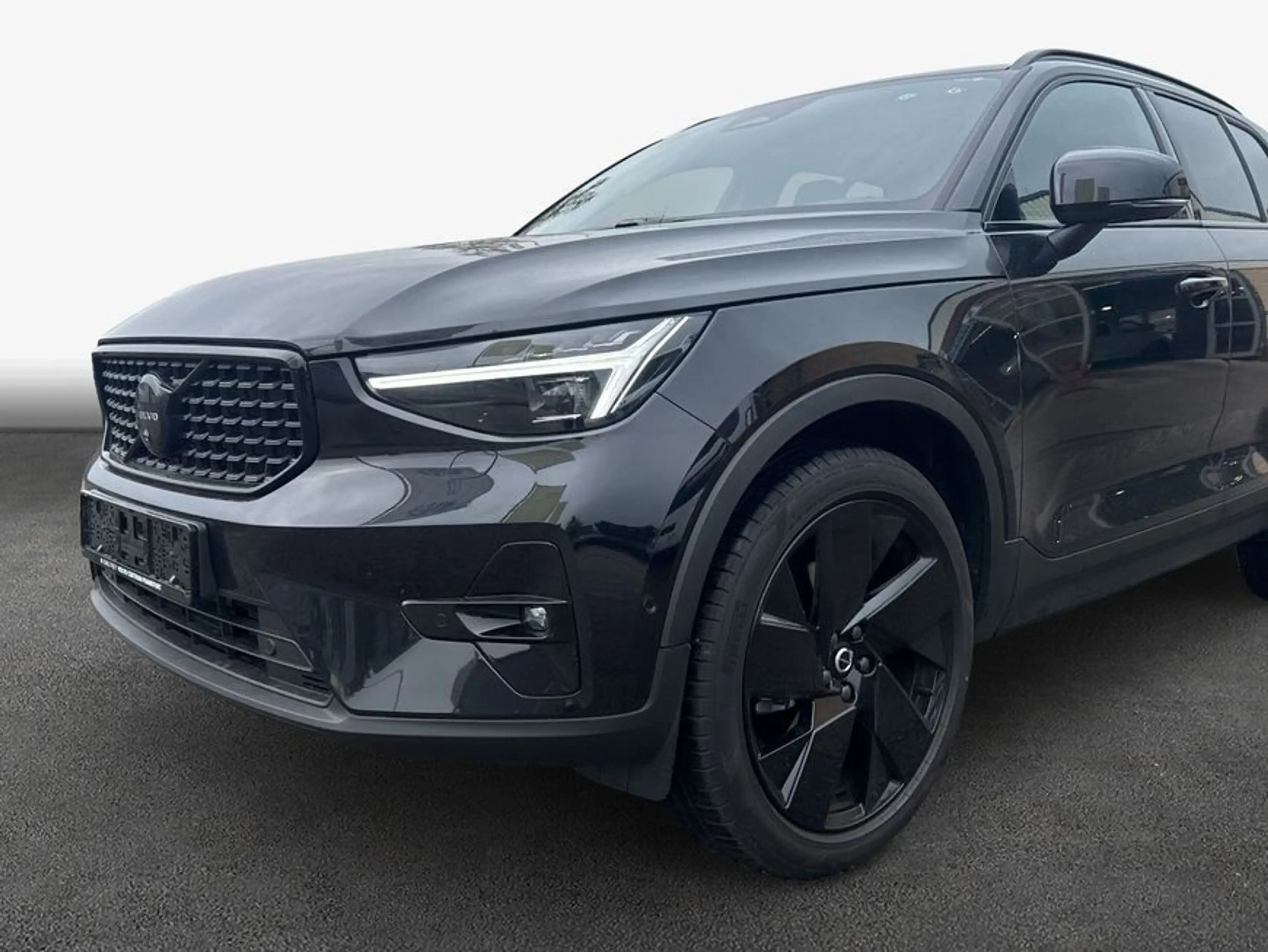Volvo XC40 XC40 B3 B DKG Plus Black Edition — photo 6