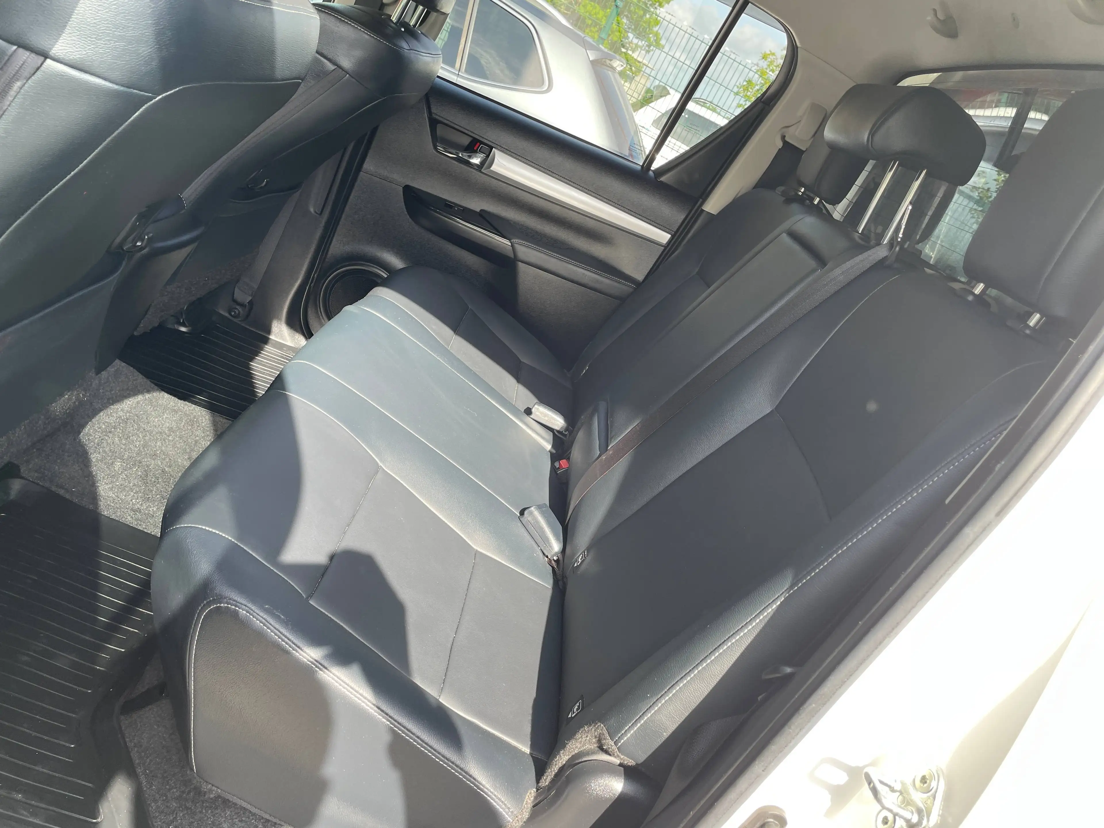 Toyota Hilux HILUX 2.8 D-4D 4WD FULL OPTION !!!  HARD TOP 1 ER PROPRIETAIRE CARNET COMPLET TOYOTA !!! — photo 12