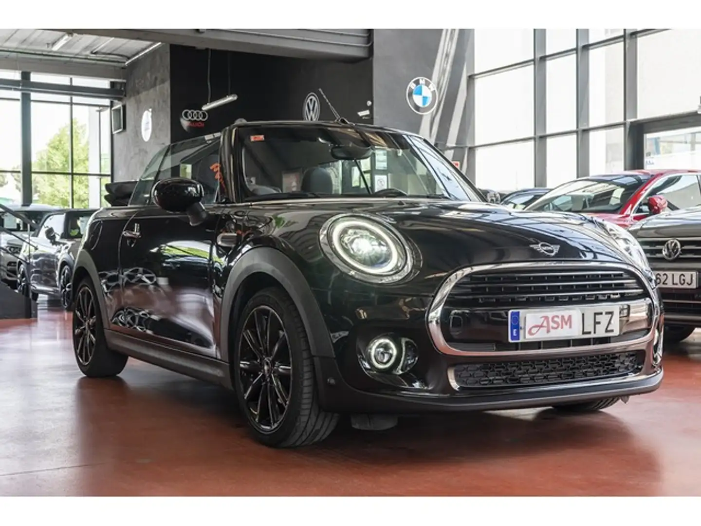 MINI Cooper Cabrio Aut. Zwart - 2