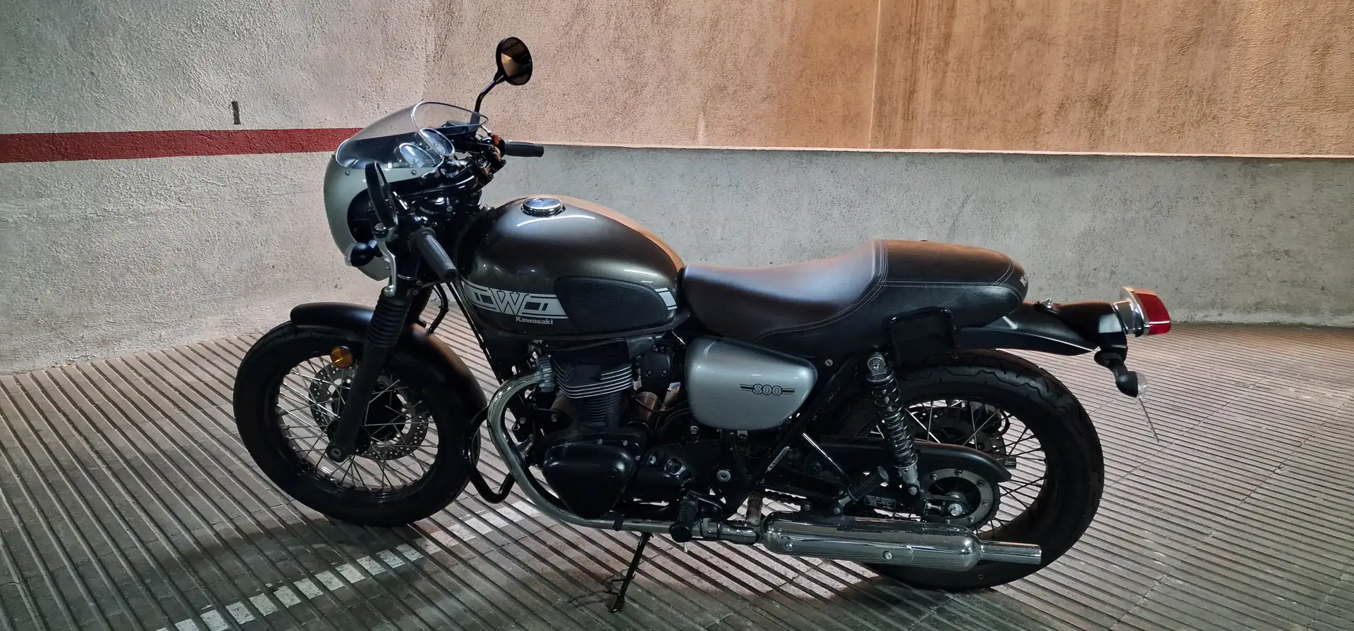 Kawasaki W 800 Cafe racer Marrón - 2