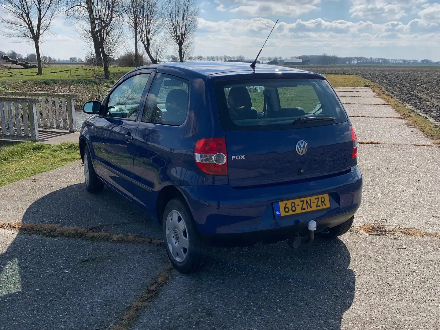 Volkswagen Fox Fox 1.2 Trendline Azul - 1