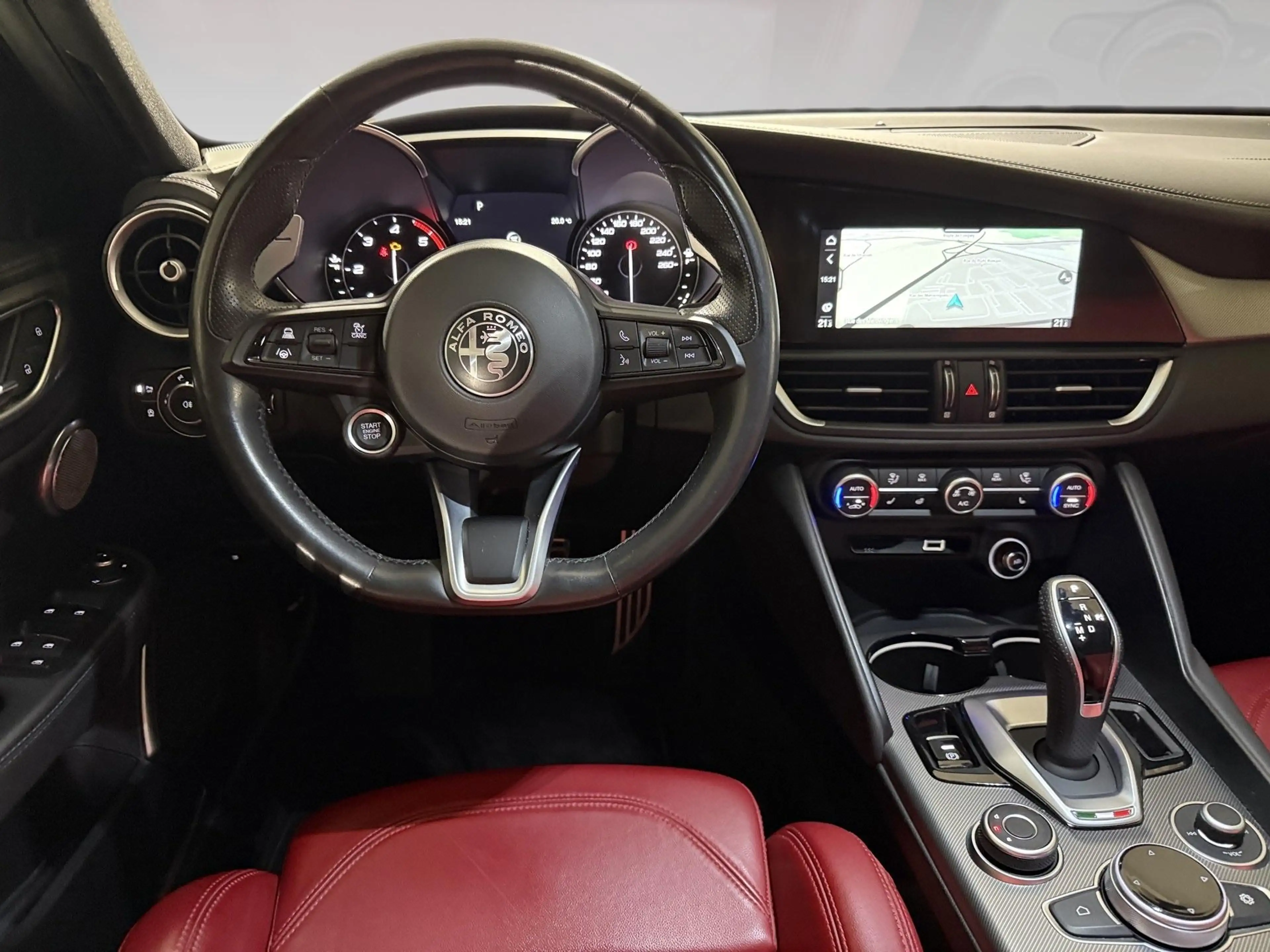 Alfa Romeo Giulia 2.2 MJD 210 Q4 Veloce — photo 6