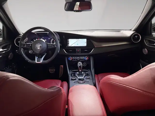 Alfa Romeo Giulia view 5
